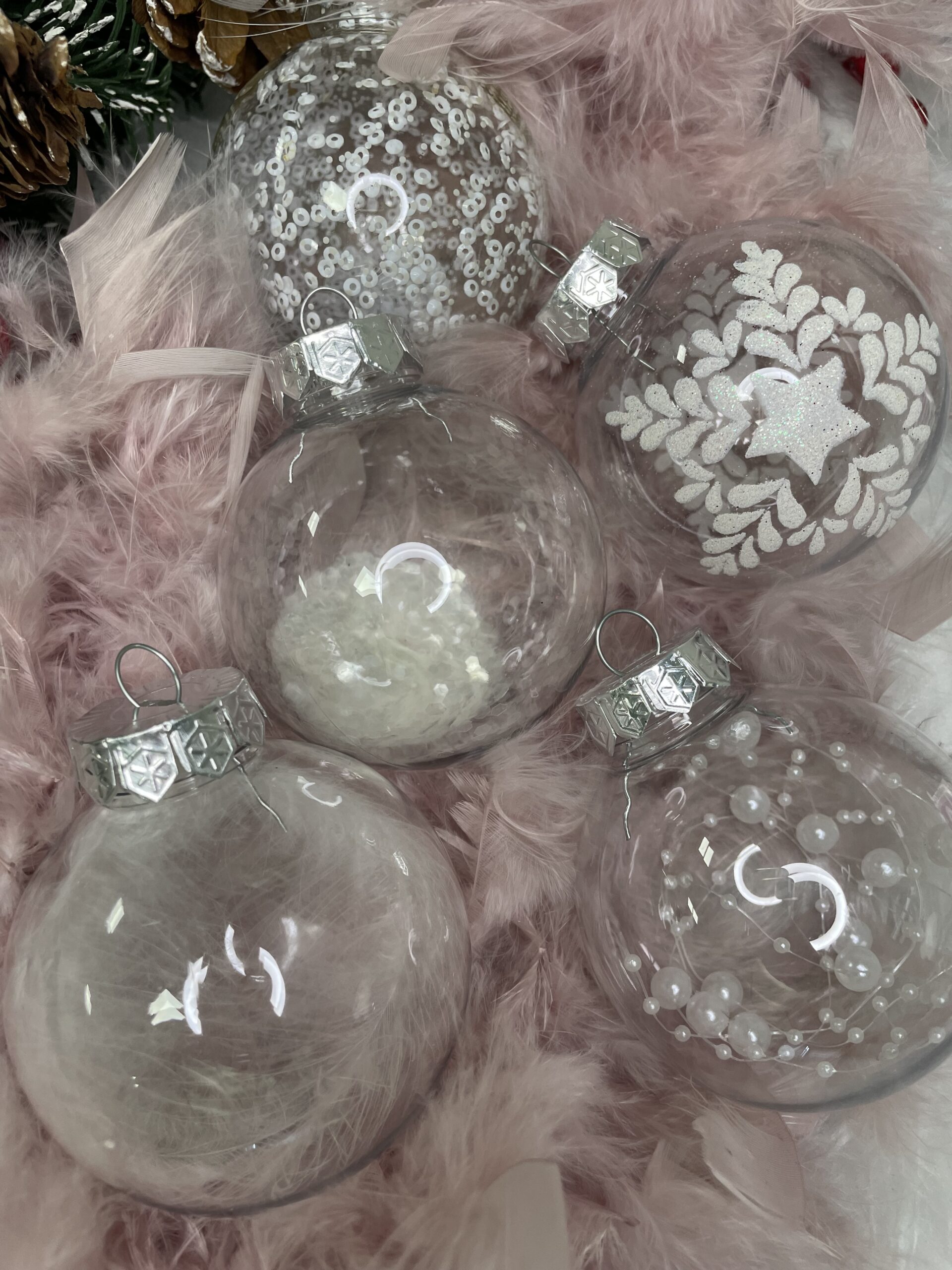 Set globuri de Craciun Inedit, 30 bucati, 7cm, transparente si alb [22]