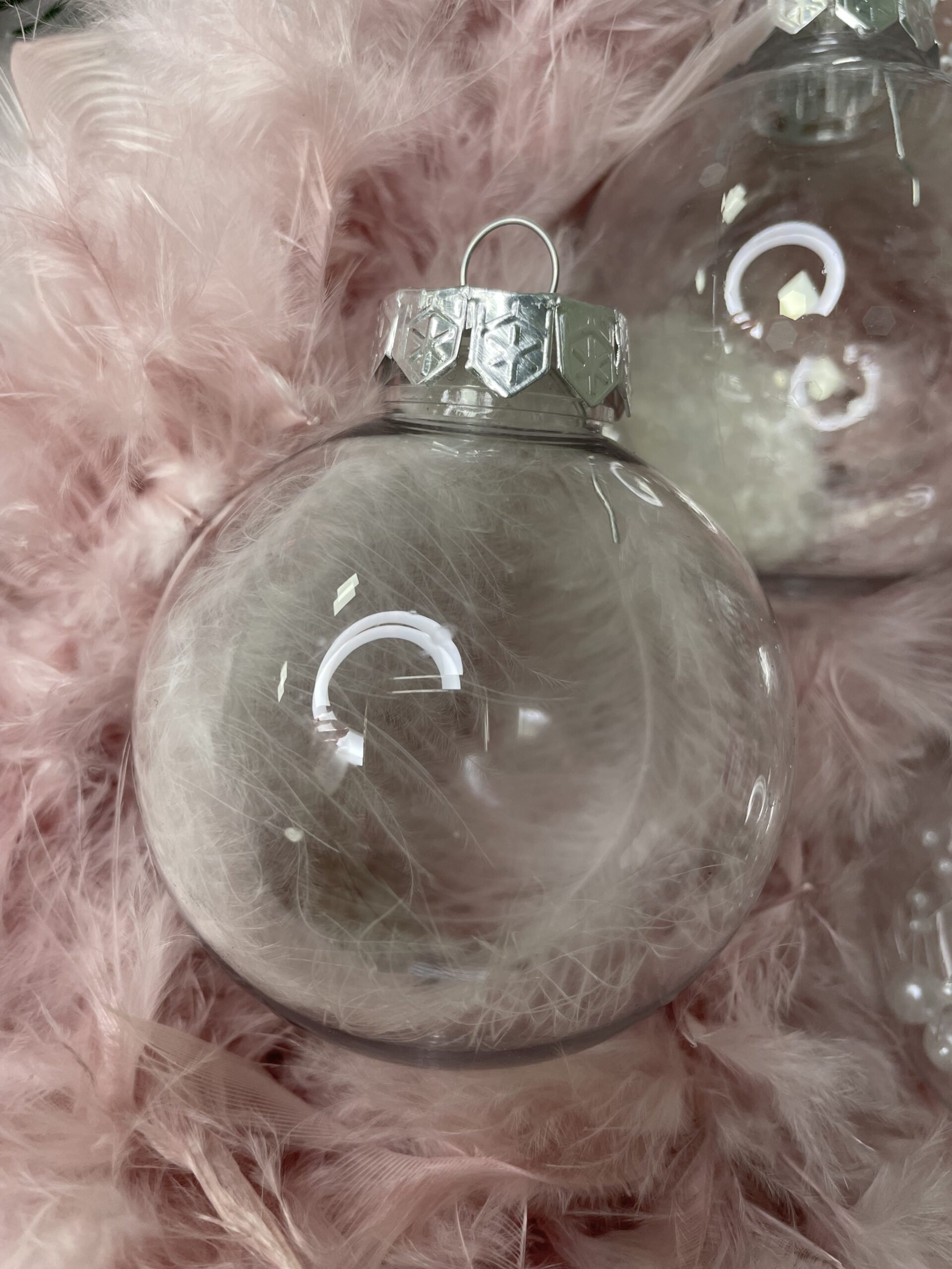 Set globuri de Craciun Inedit, 30 bucati, 7cm, transparente si alb [27]