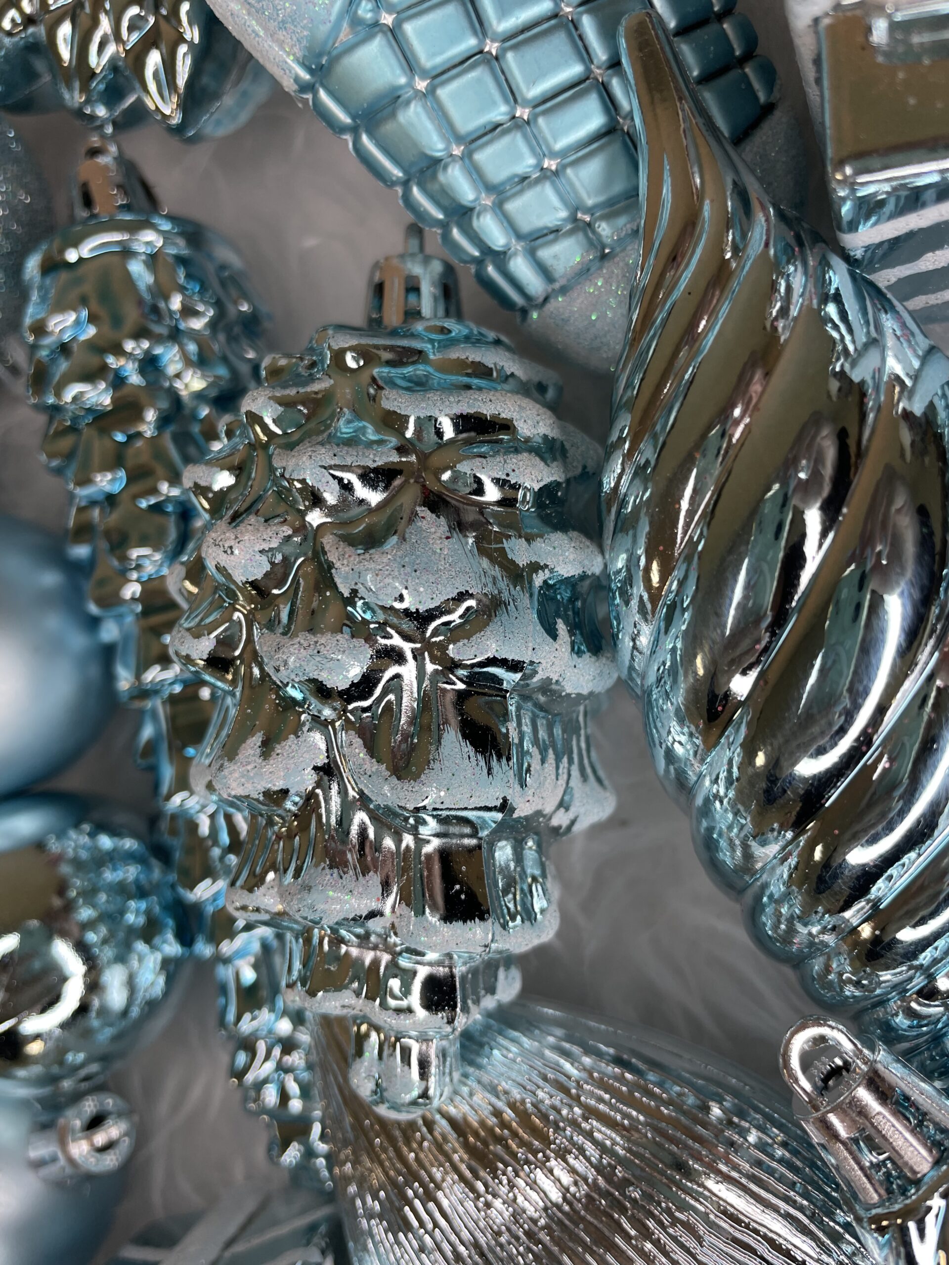 Set globuri si decoratiuni de Craciun, 72 piese, diverse dimensiuni, albastru [18]