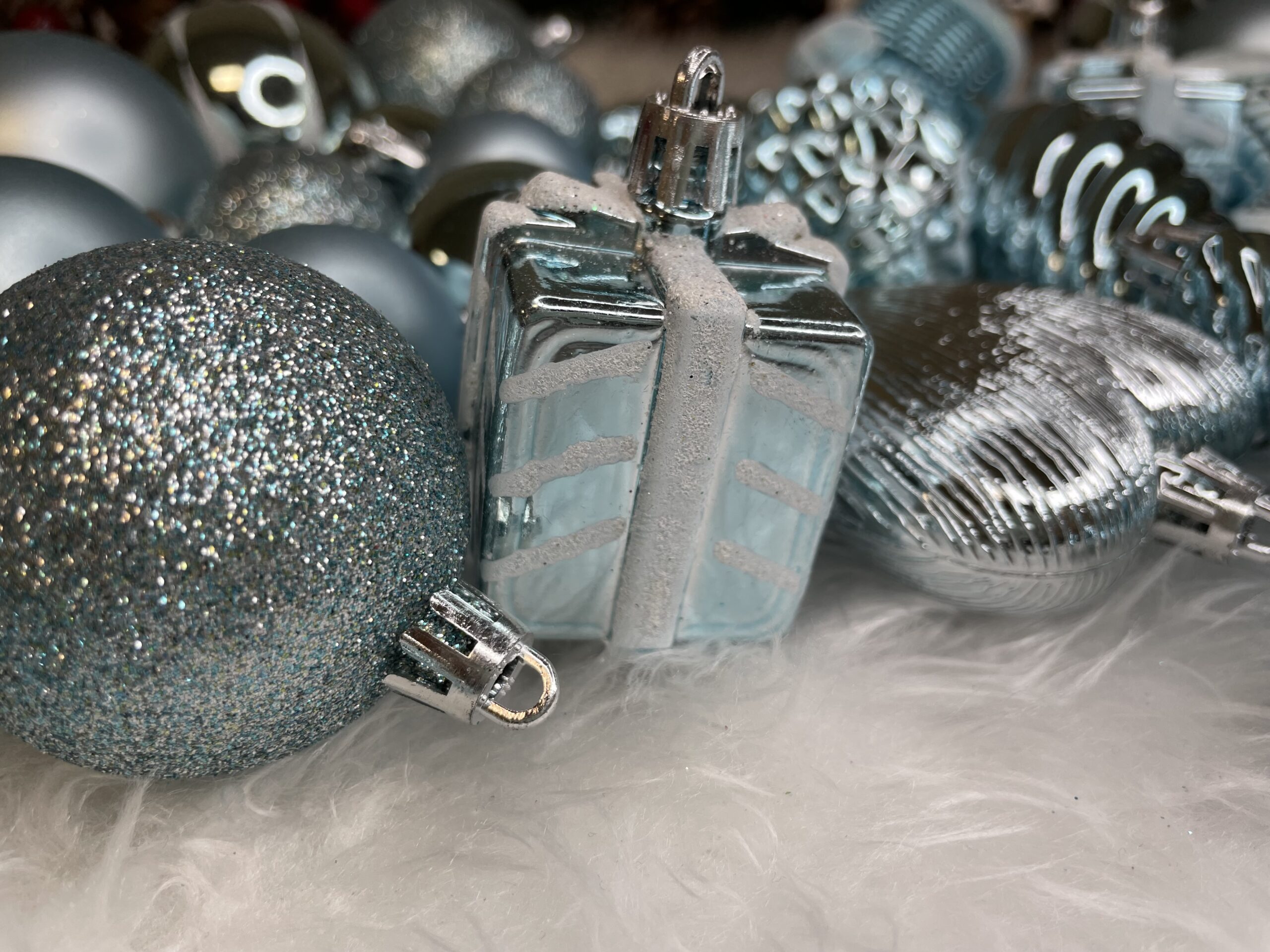 Set globuri si decoratiuni de Craciun, 72 piese, diverse dimensiuni, albastru [19]