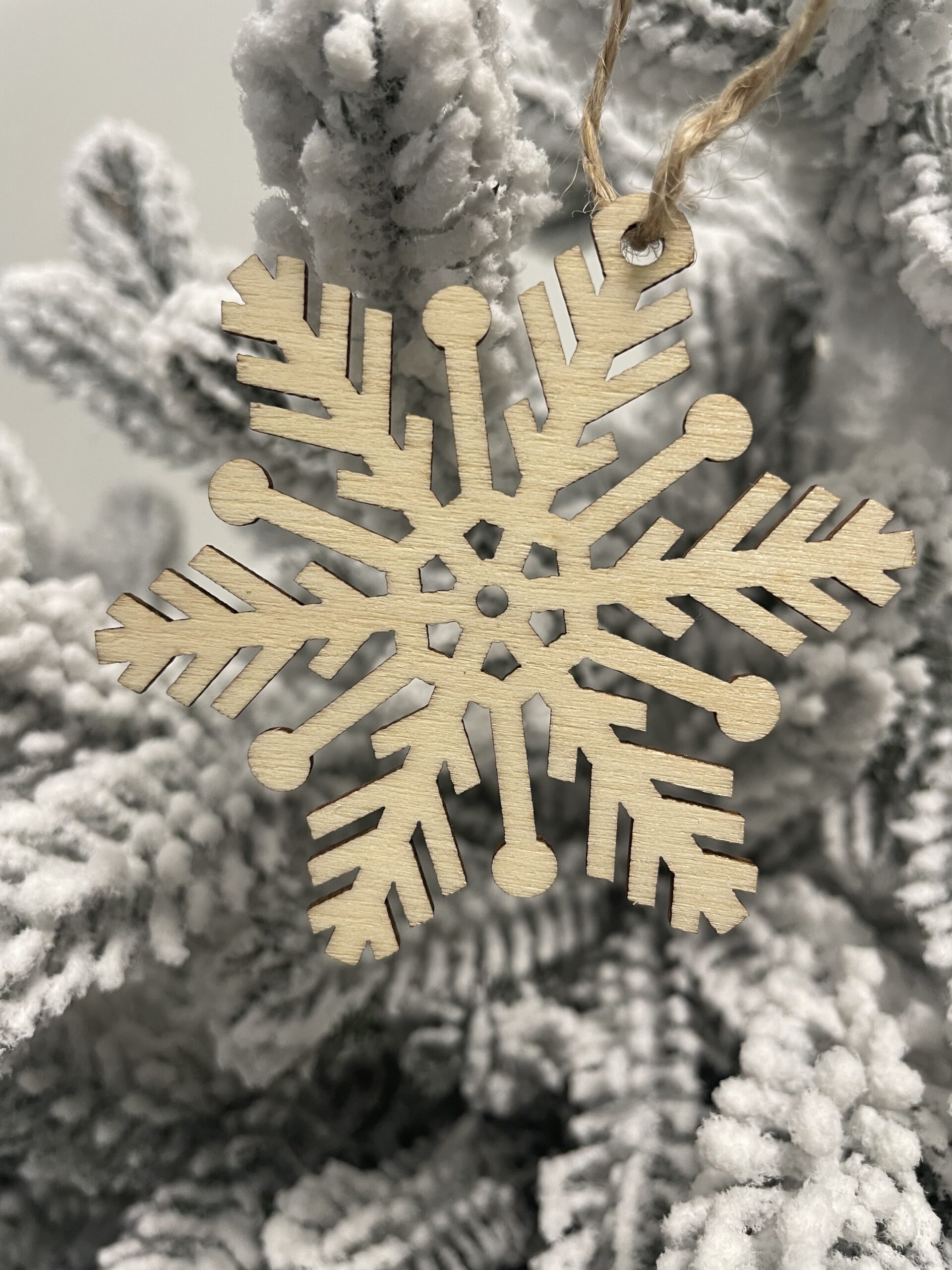Decoratiune brad fulg de zapada din lemn, set 6 bucati, maro [16]
