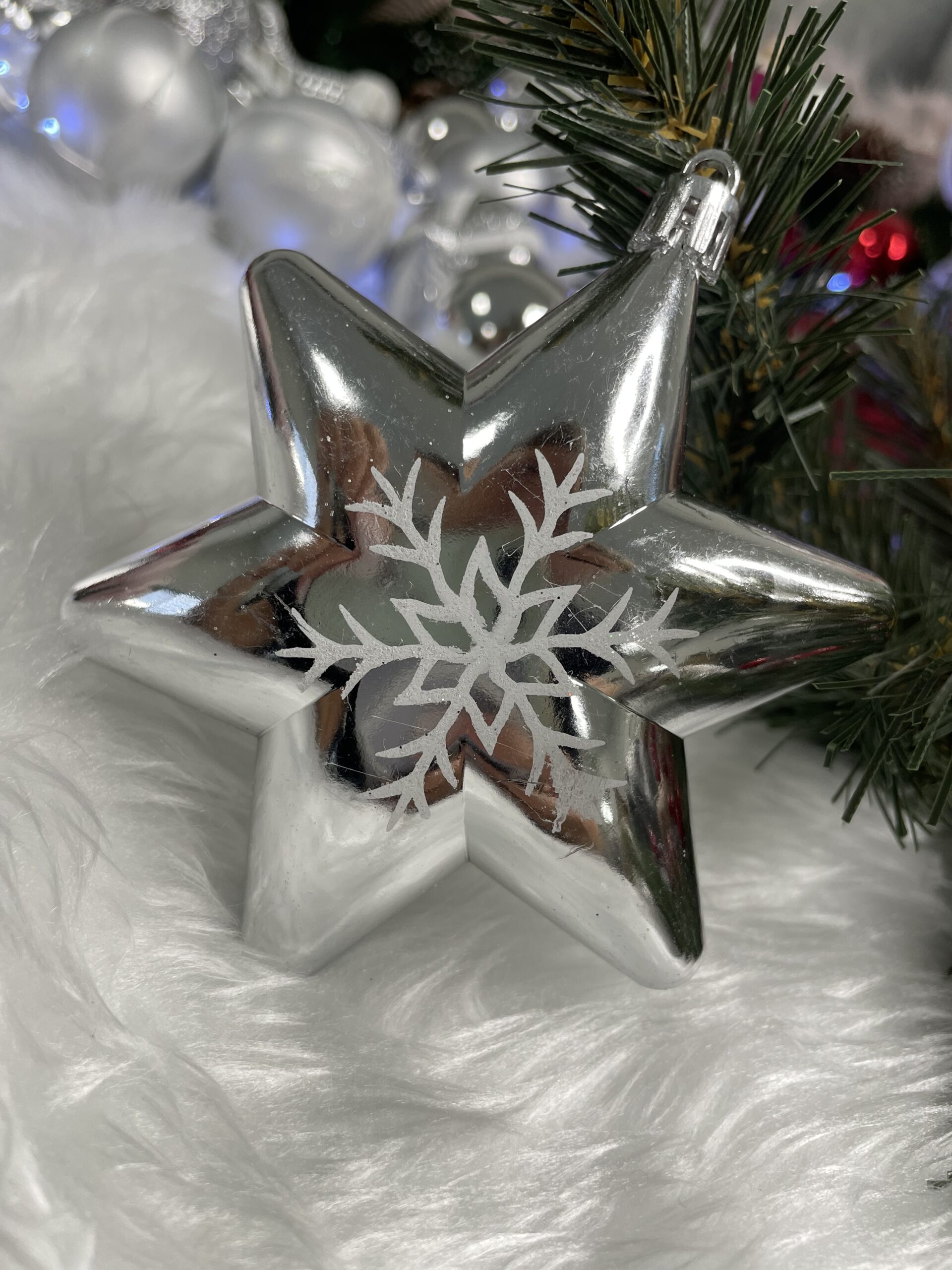 Set globuri si decoratiuni de Craciun, 77 piese, diverse dimensiuni, argintiu [25]