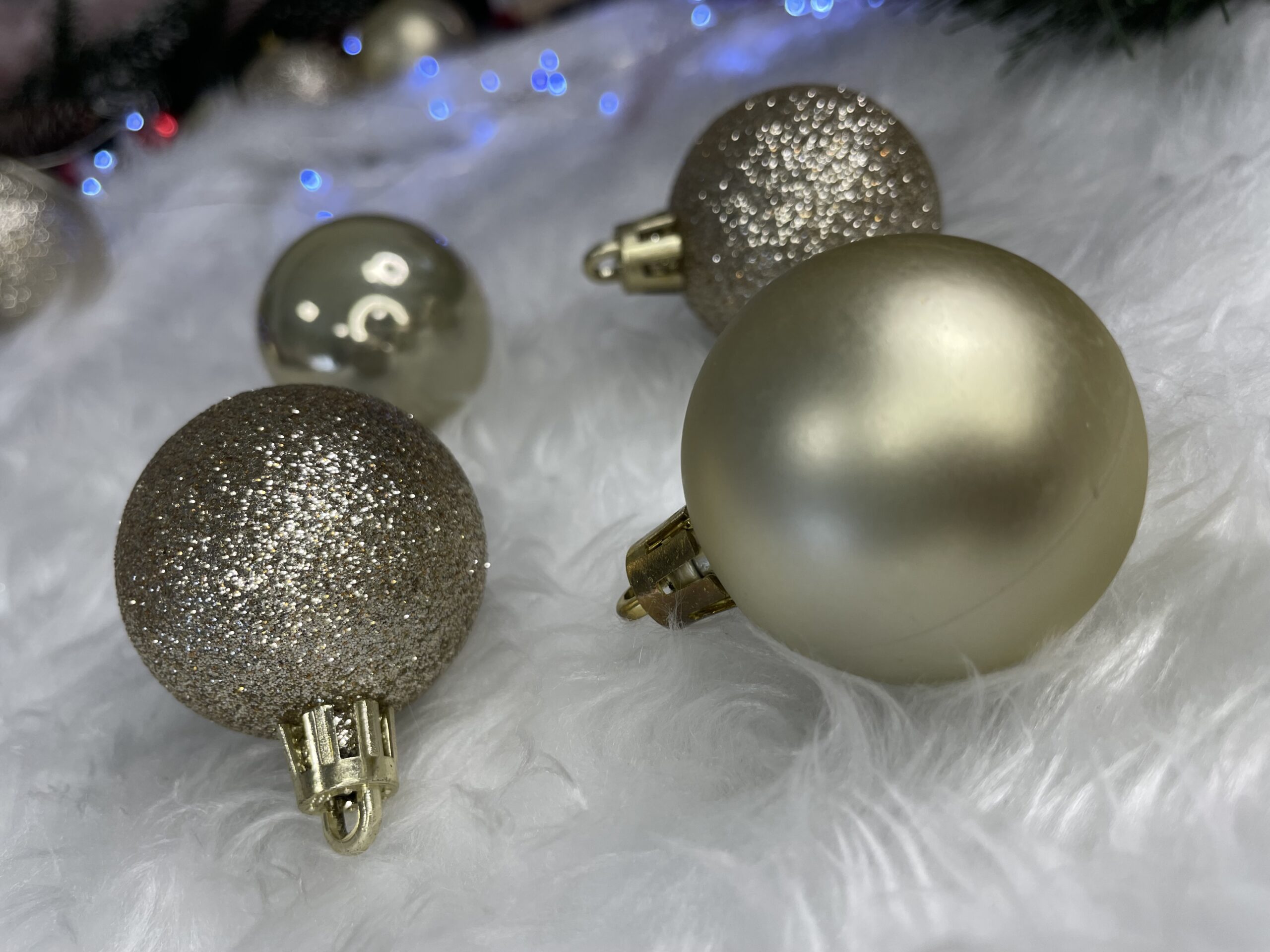 Set globuri de Craciun, 30 bucati, 3 modele, 4/5/6cm, auriu [19]