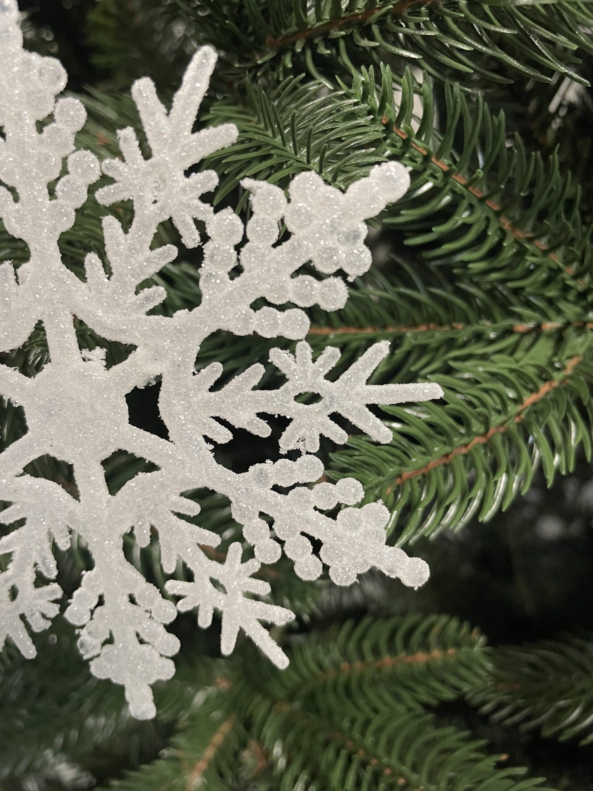 Decoratiune brad fulg de zapada, 13cm, alb cu sclipici [16]