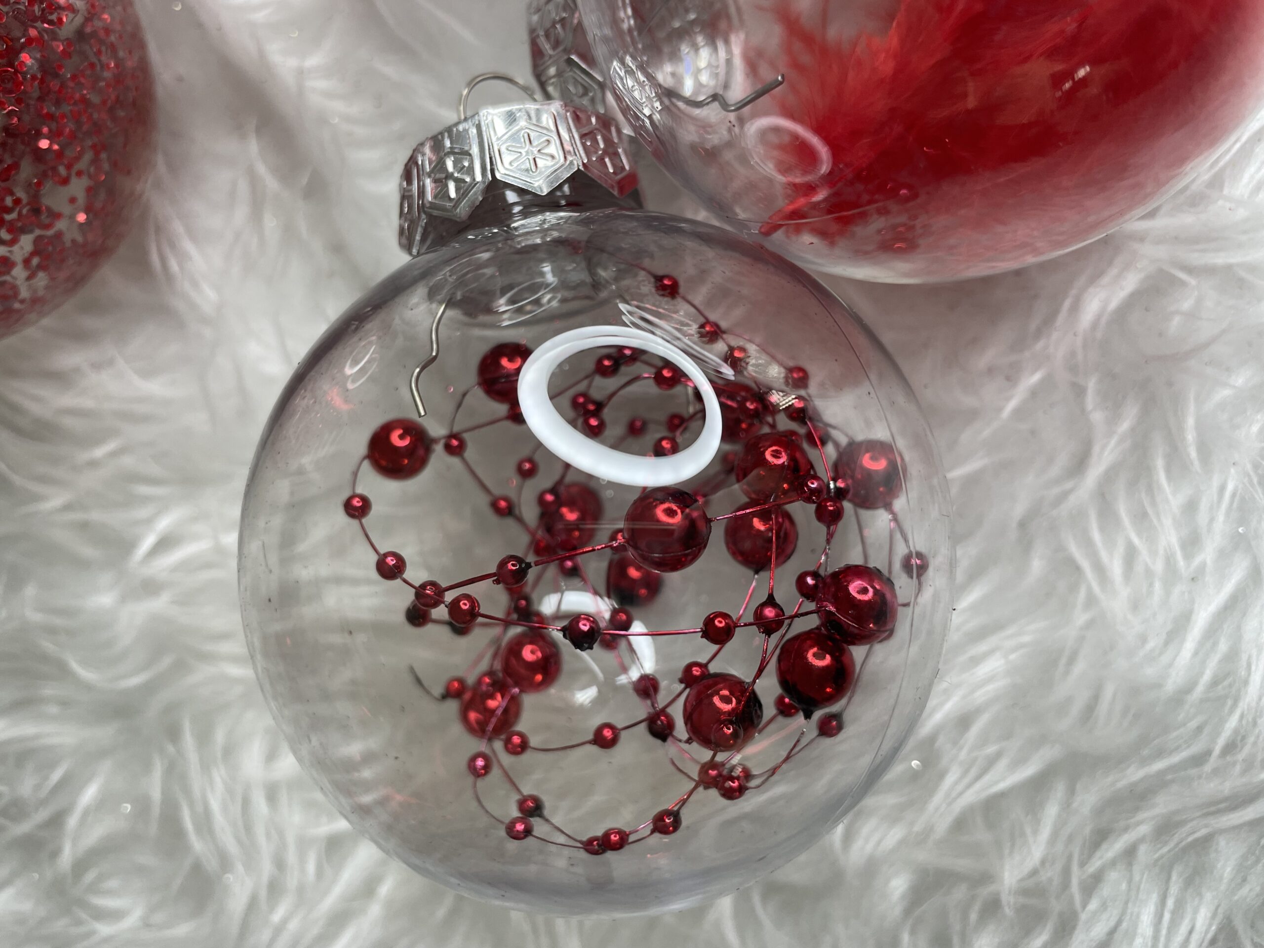 Set globuri de Craciun Inedit, 30 bucati, 7cm, transparente si rosu [17]