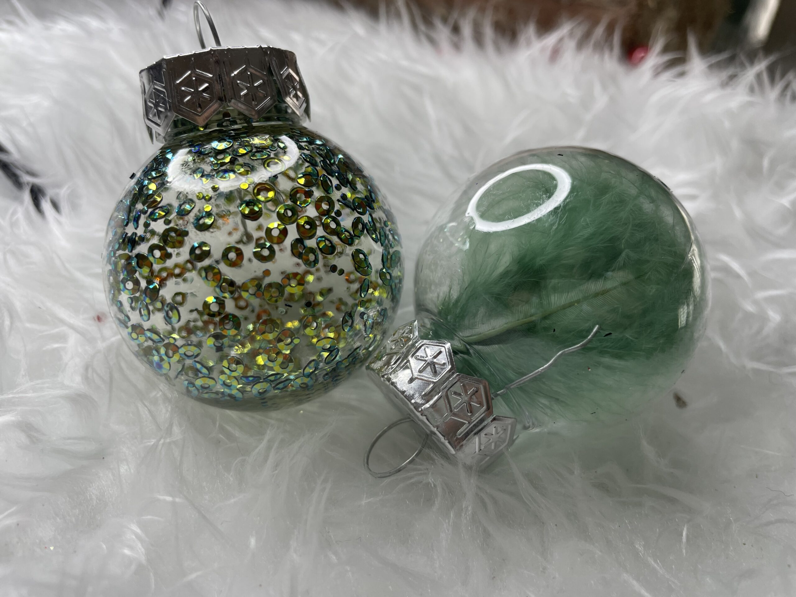 Set globuri de Craciun Inedit, 24 bucati, 5cm, transparente si verde [16]