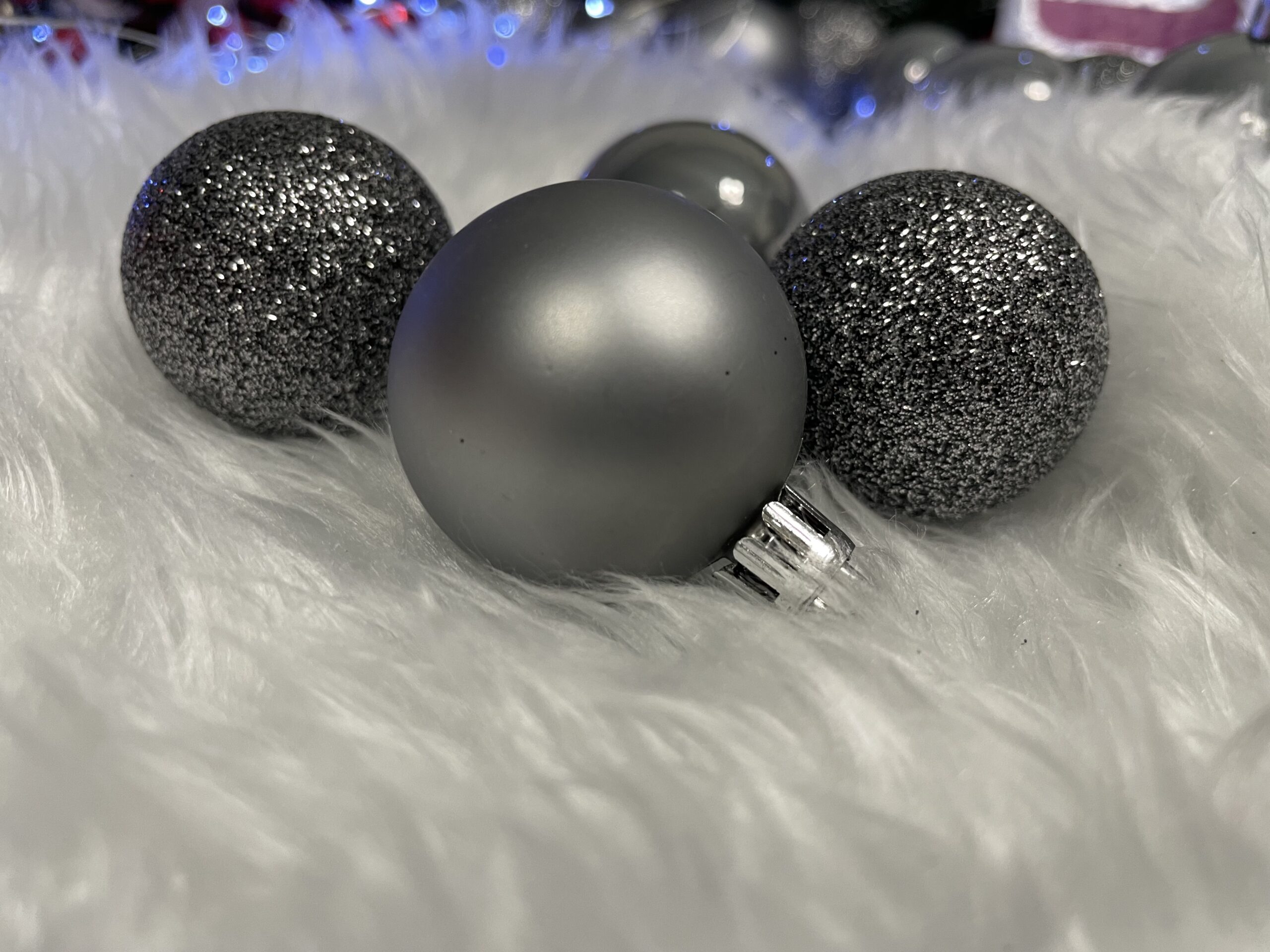 Set globuri de Craciun, 30 bucati, 3 modele, 4/5/6cm, gri argintiu [15]