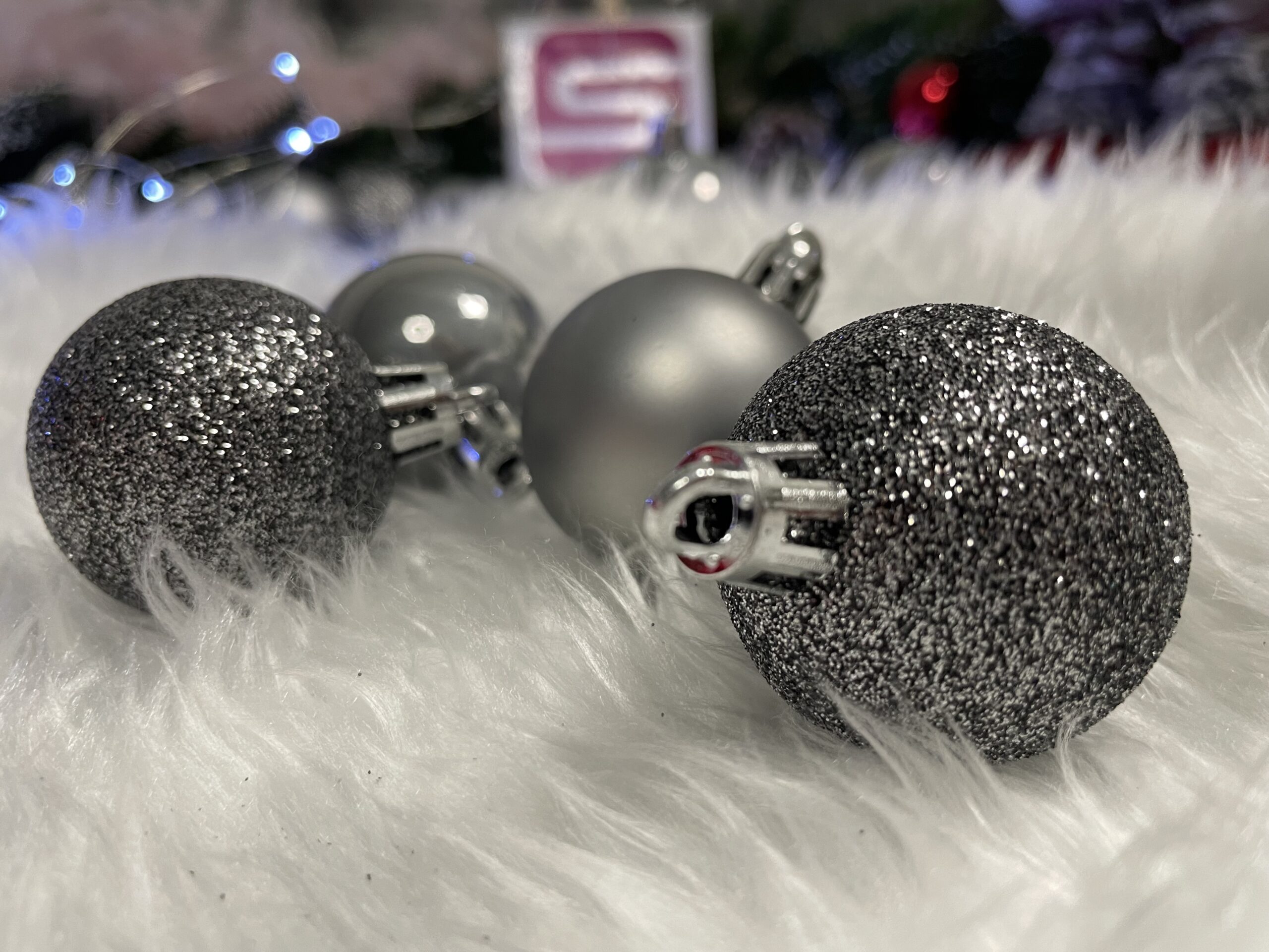 Set globuri de Craciun, 30 bucati, 3 modele, 4/5/6cm, gri argintiu [18]