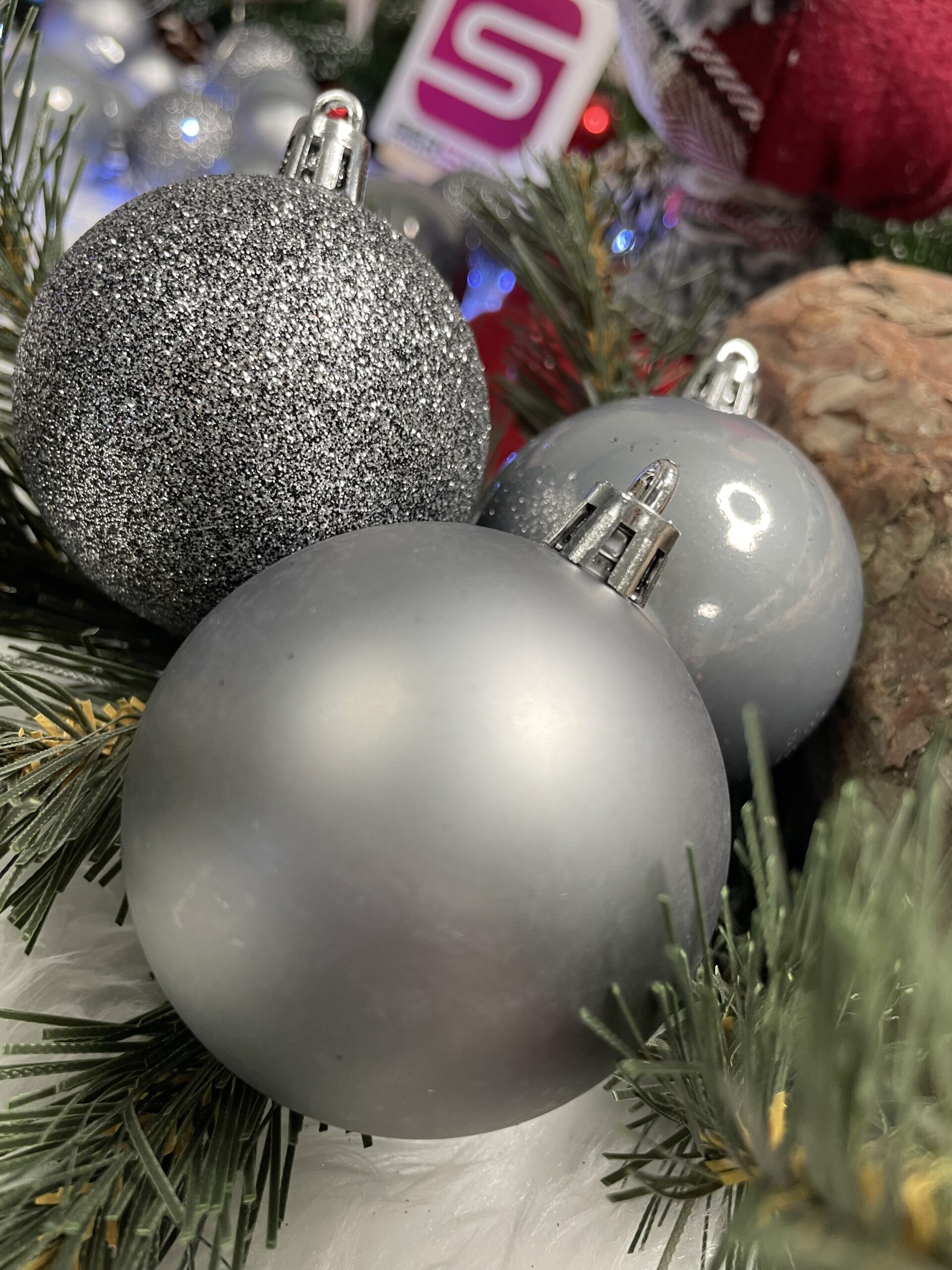 Set globuri de Craciun, 30 bucati, 3 modele, 4/5/6cm, gri argintiu [19]