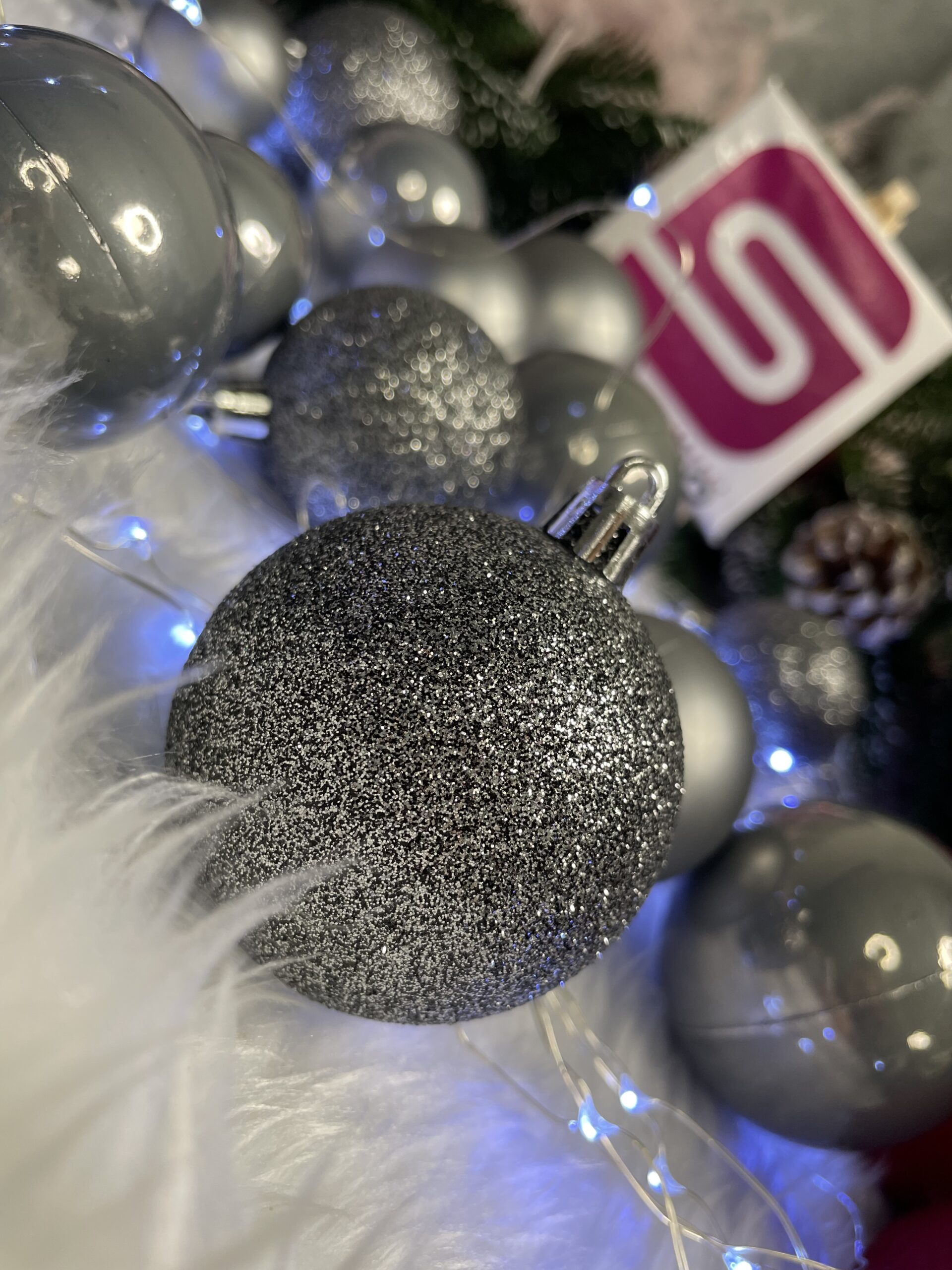 Set globuri de Craciun, 30 bucati, 3 modele, 4/5/6cm, gri argintiu [20]