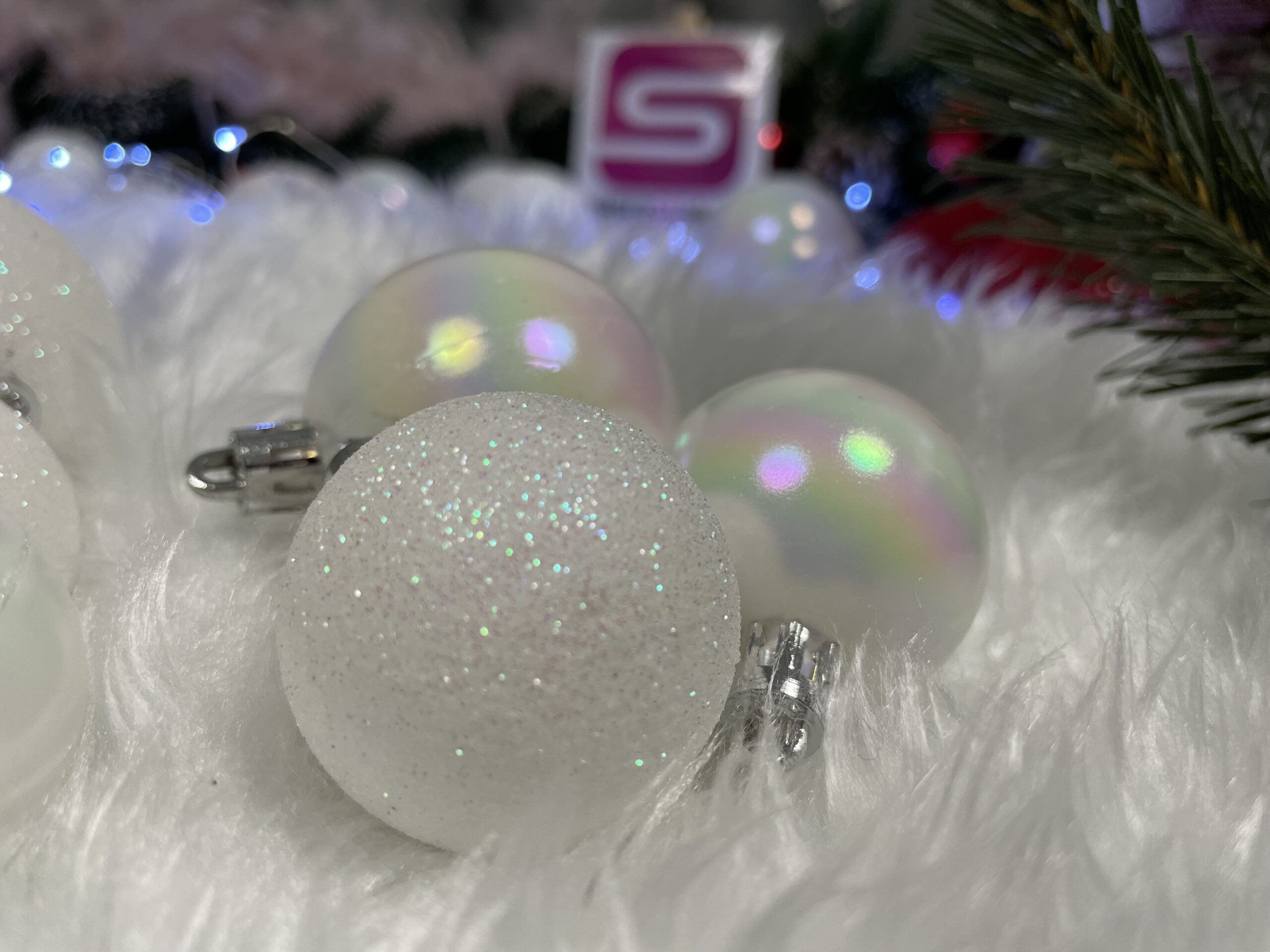 Set globuri de Craciun, 30 bucati, 3 modele, 4/5/6cm, alb [22]