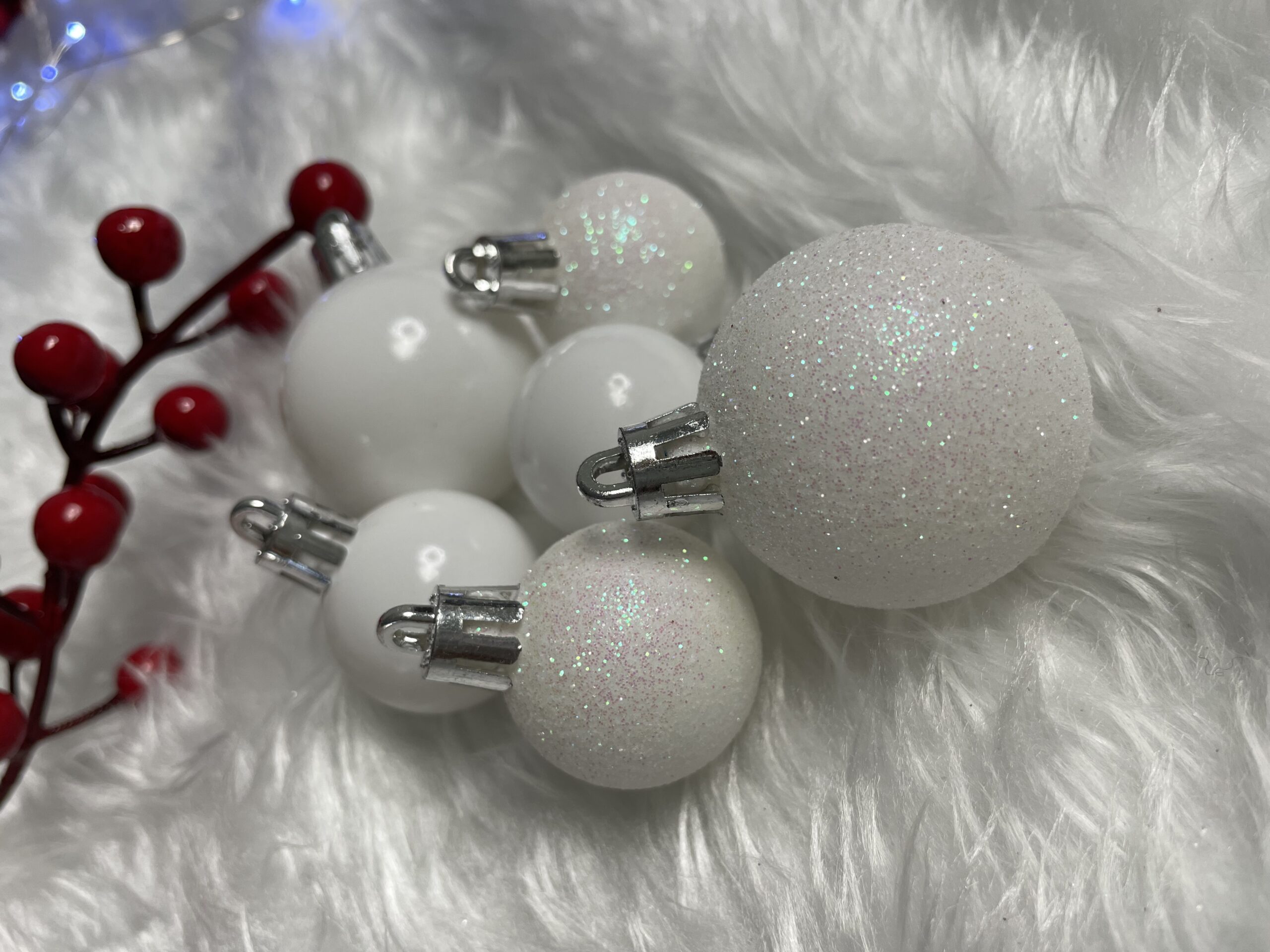 Set globuri si decoratiuni de Craciun, 100 piese, diverse dimensiuni cu stea, alb [16]