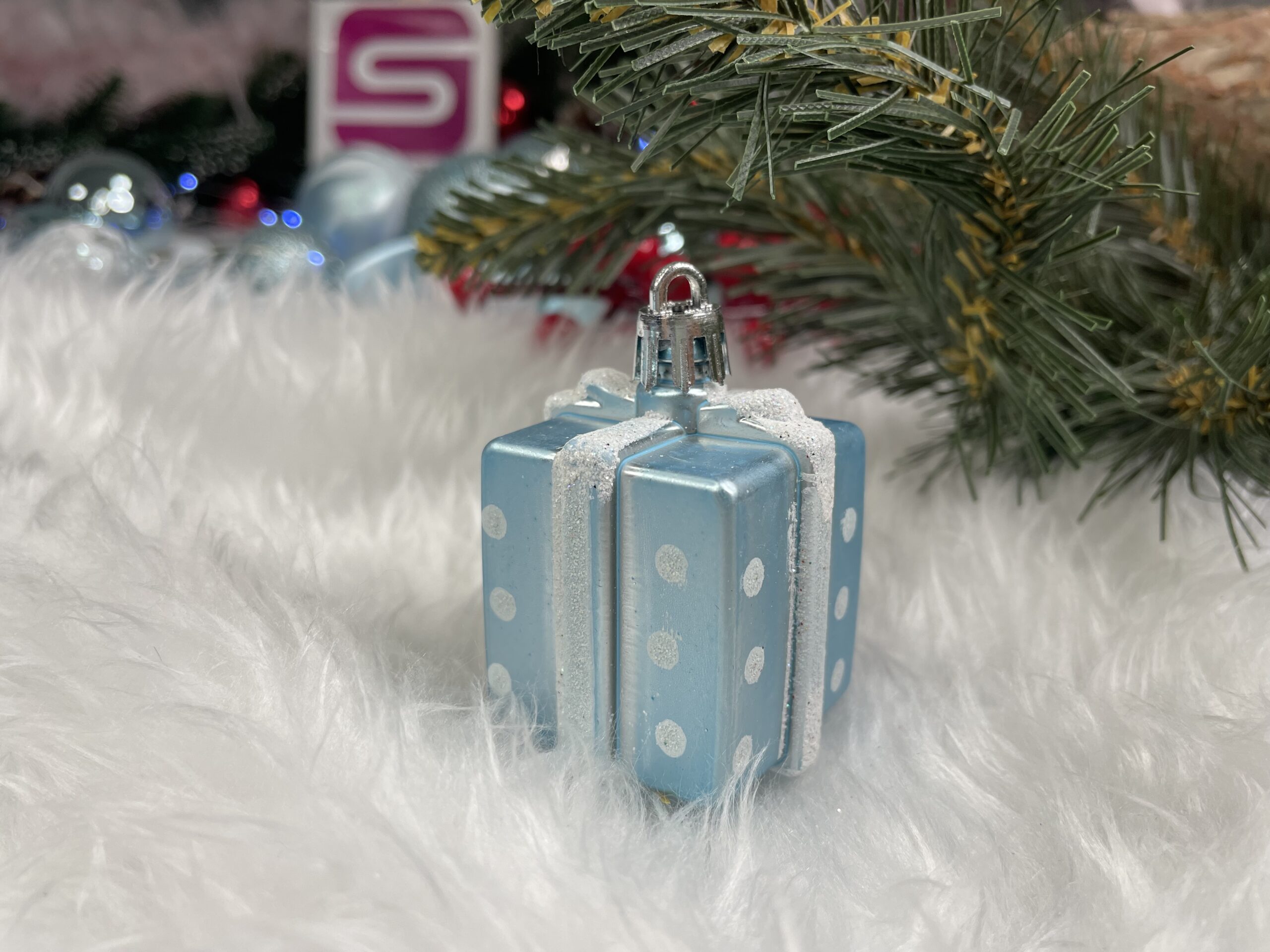 Set globuri si decoratiuni de Craciun, 77 piese, diverse dimensiuni, albastru [21]