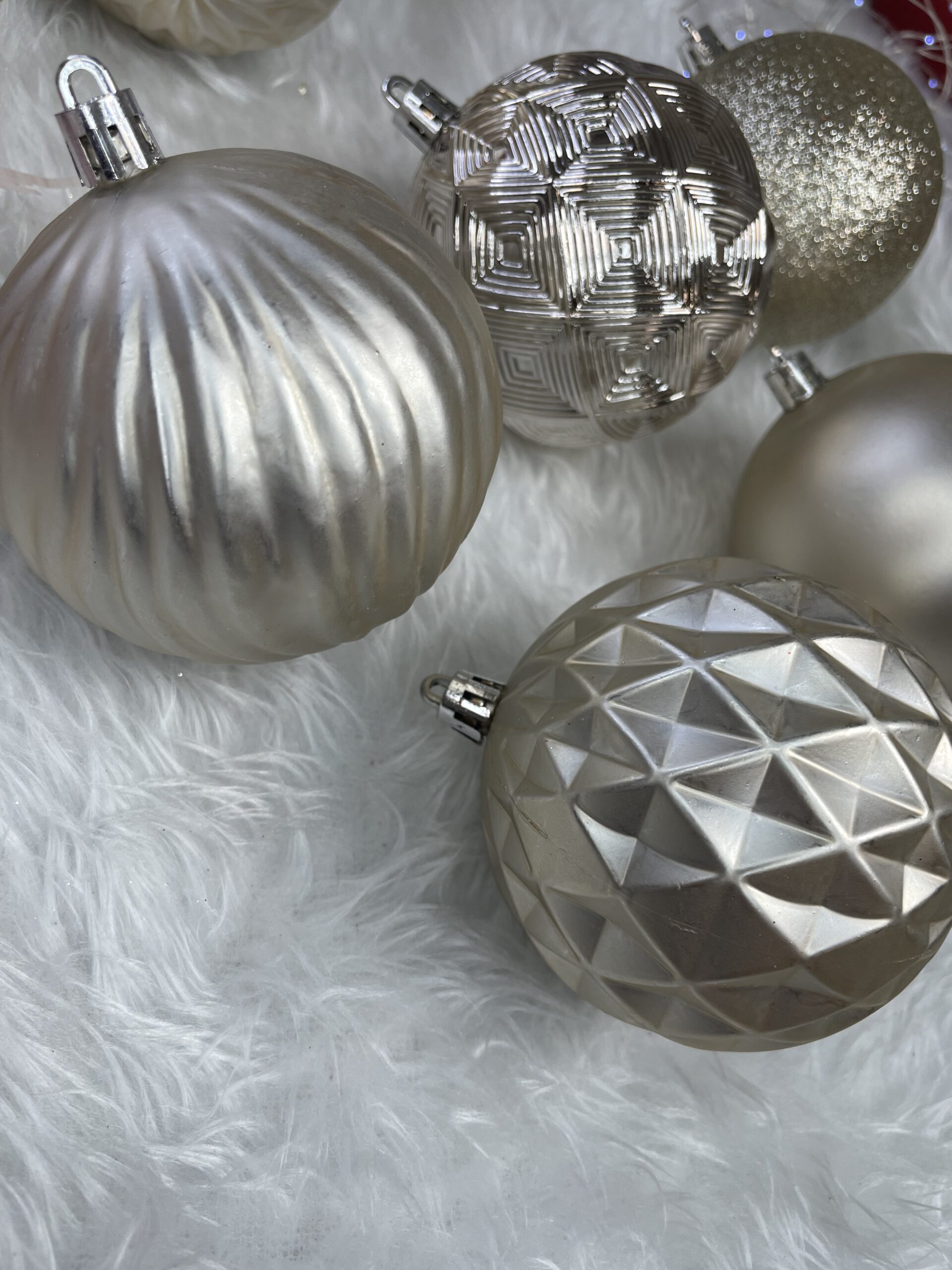 Set globuri de Craciun, 30 bucati, 6 modele, 8cm, auriu [10]