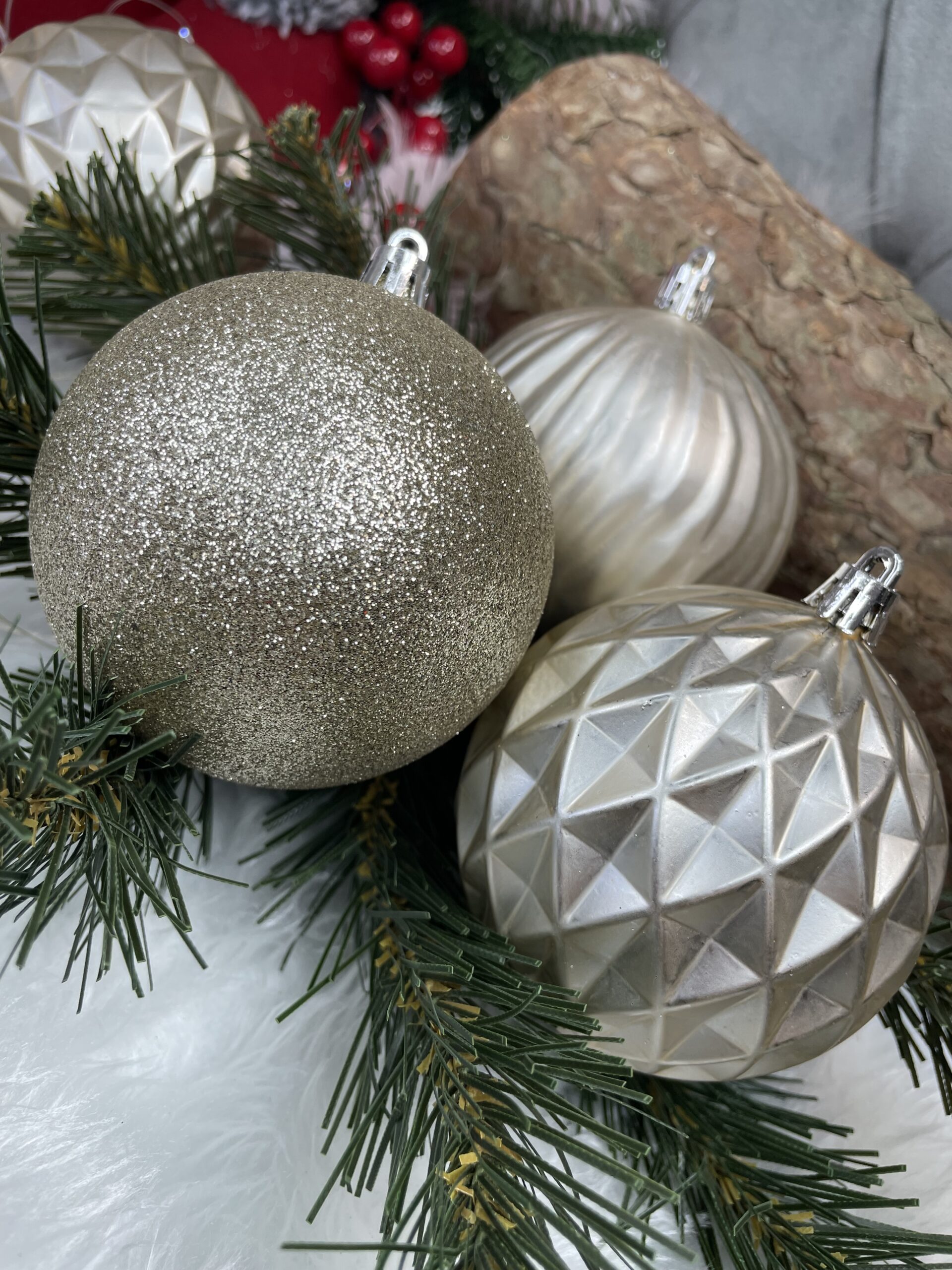 Set globuri de Craciun, 30 bucati, 6 modele, 8cm, auriu [15]