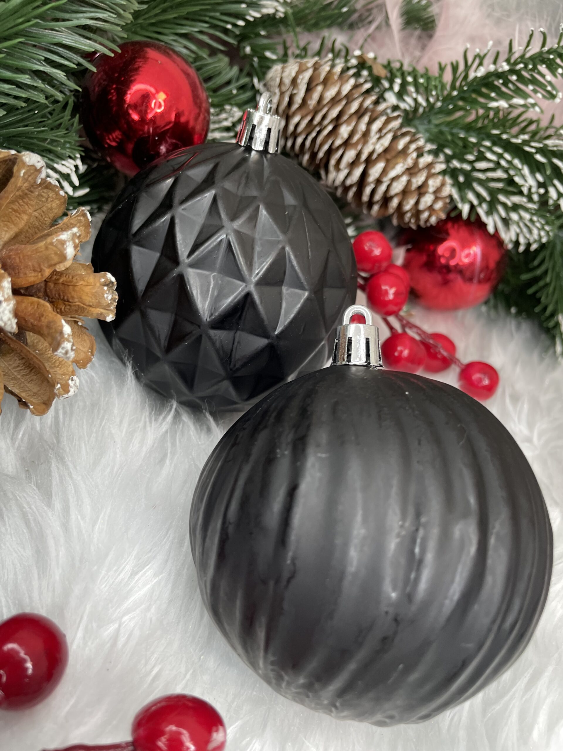 Set globuri de Craciun, 30 bucati, 8cm, 6 modele, negru [16]