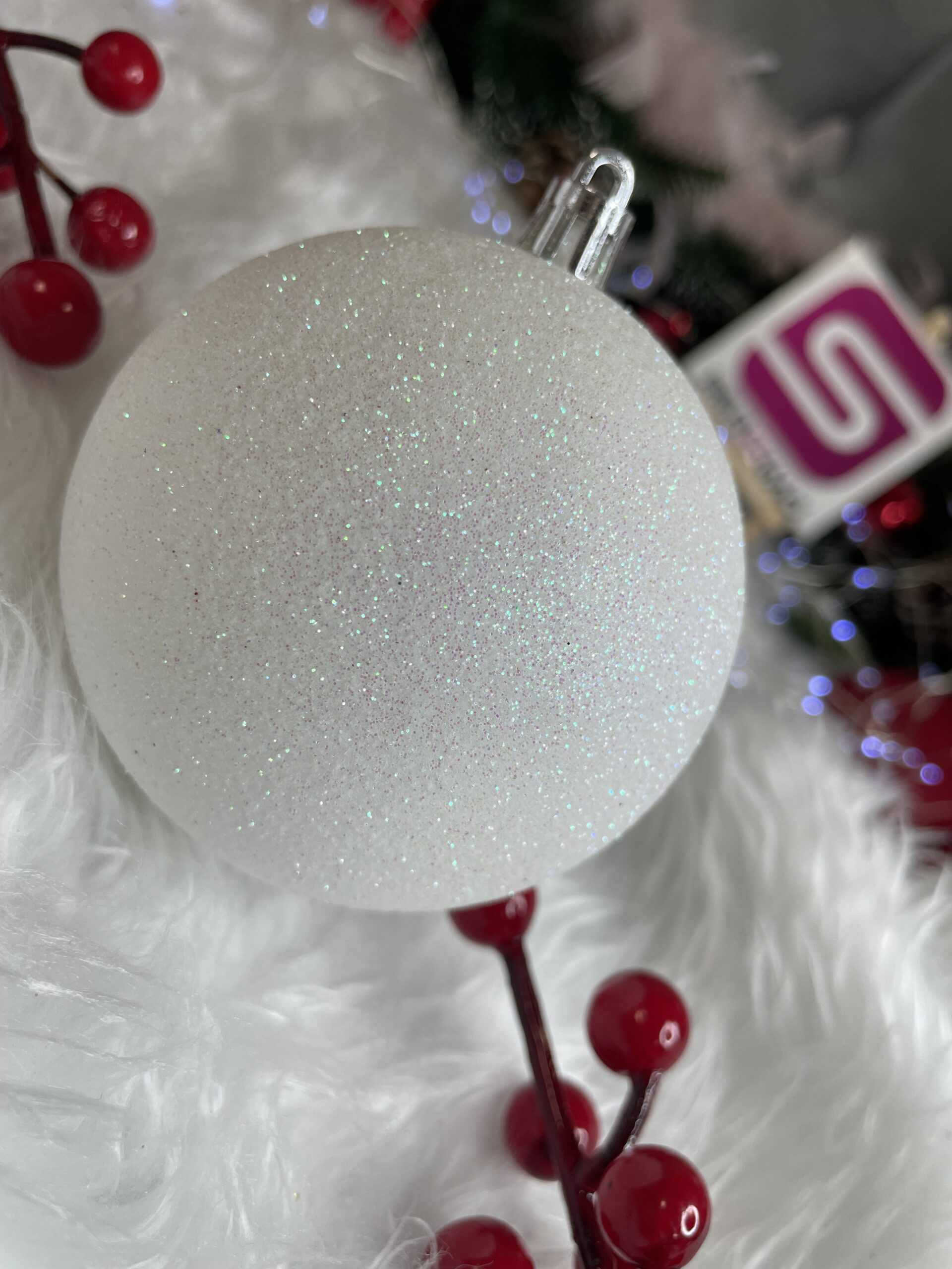 Set globuri de Craciun, 30 bucati, 8cm, 6 modele, alb [17]