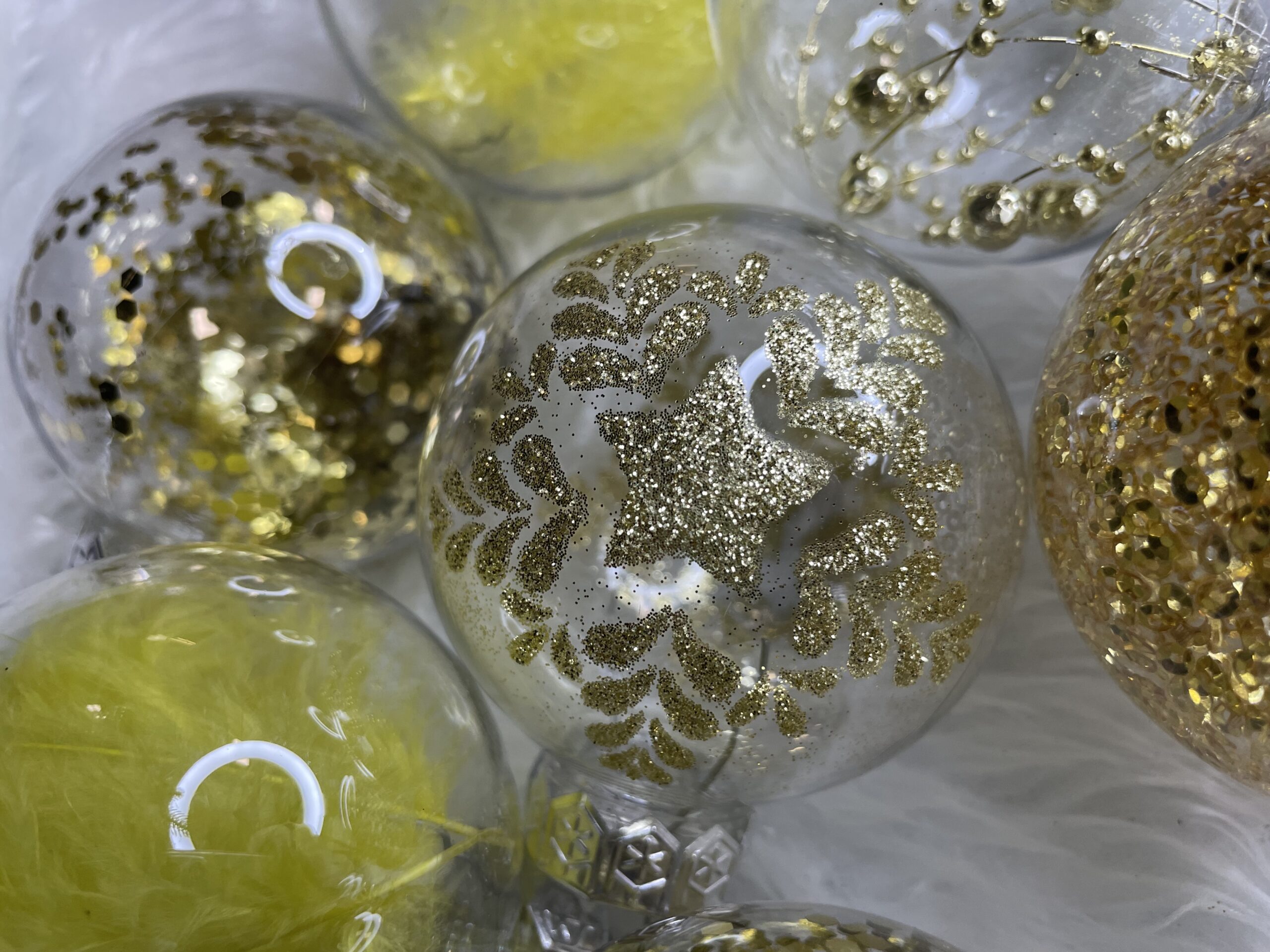 Set globuri de Craciun Inedit, 30 bucati, 7cm, transparente si auriu [35]