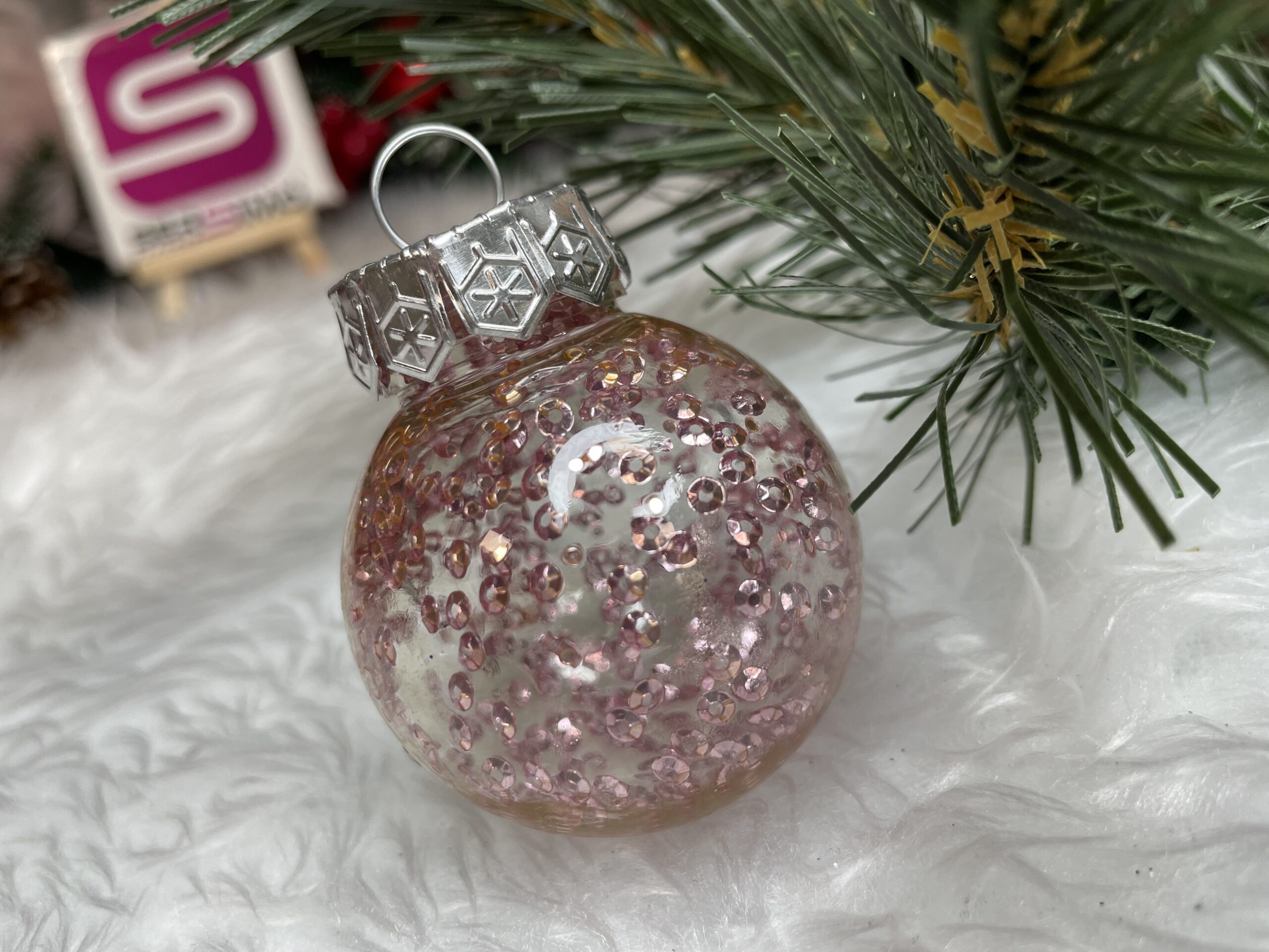 Set globuri de Craciun Inedit, 24 bucati, 5cm, transparente si roz pal [15]