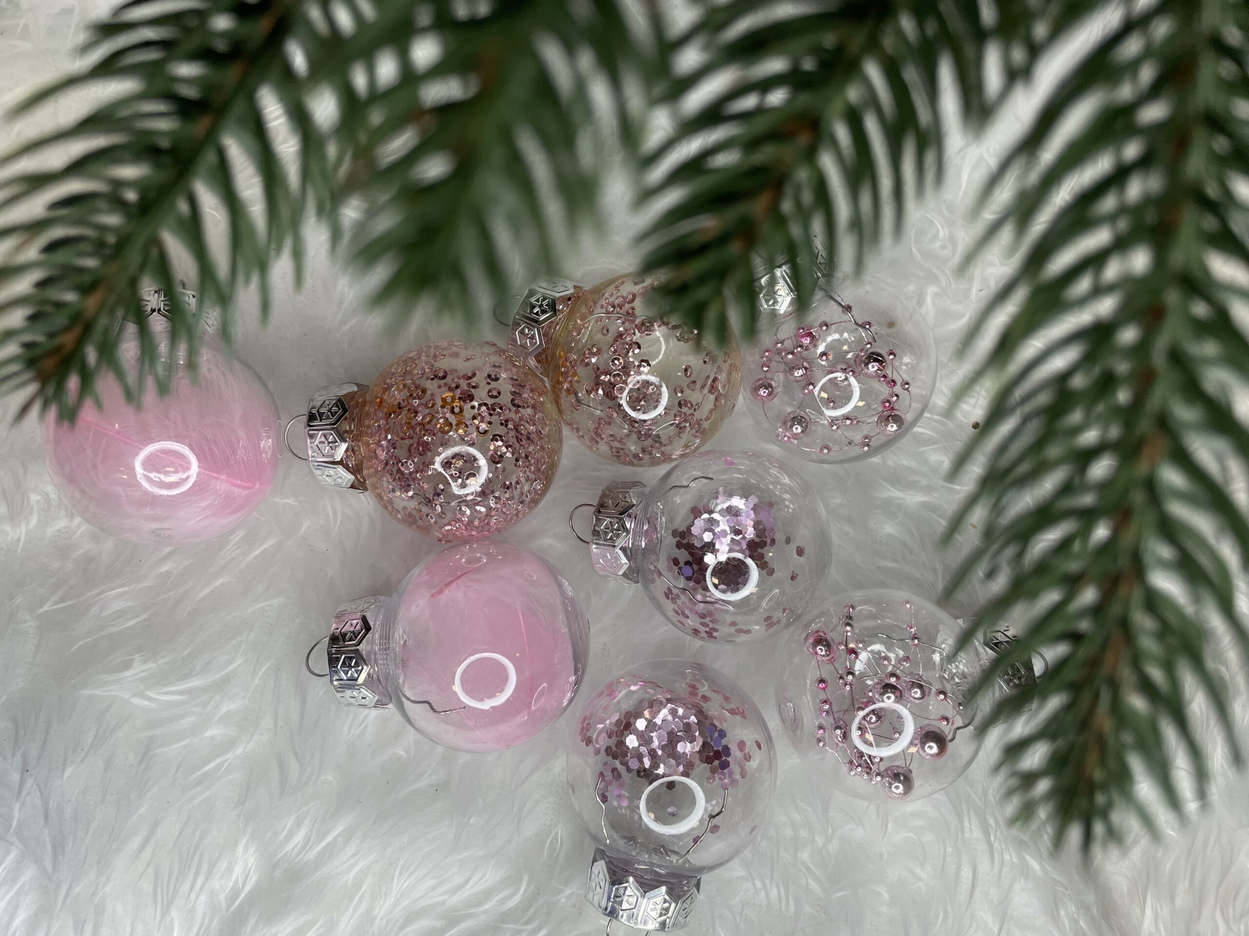 Set globuri de Craciun Inedit, 24 bucati, 5cm, transparente si roz pal [24]