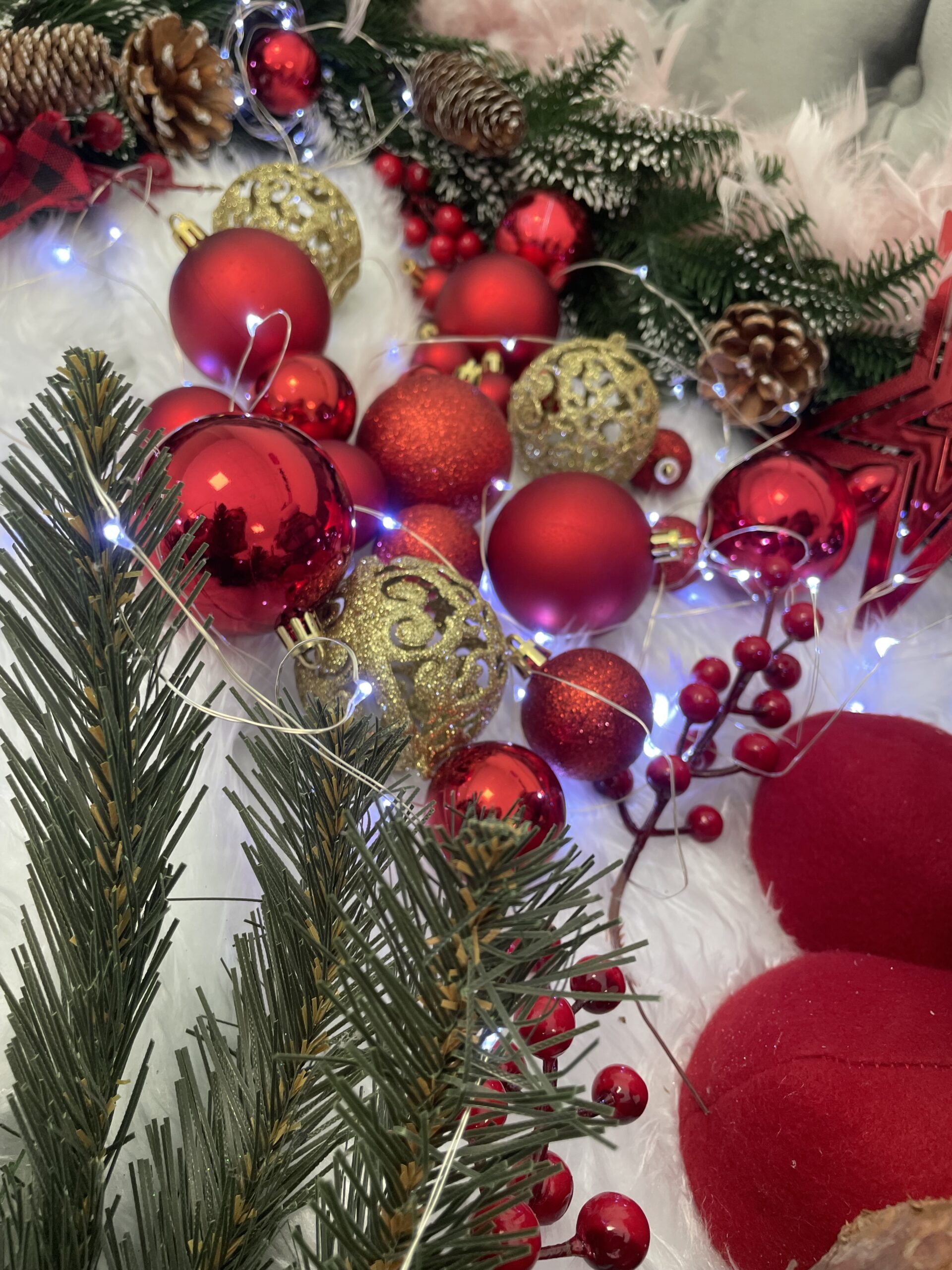 Set globuri de Craciun, 100 bucati, 3-6cm, rosu auriu [14]