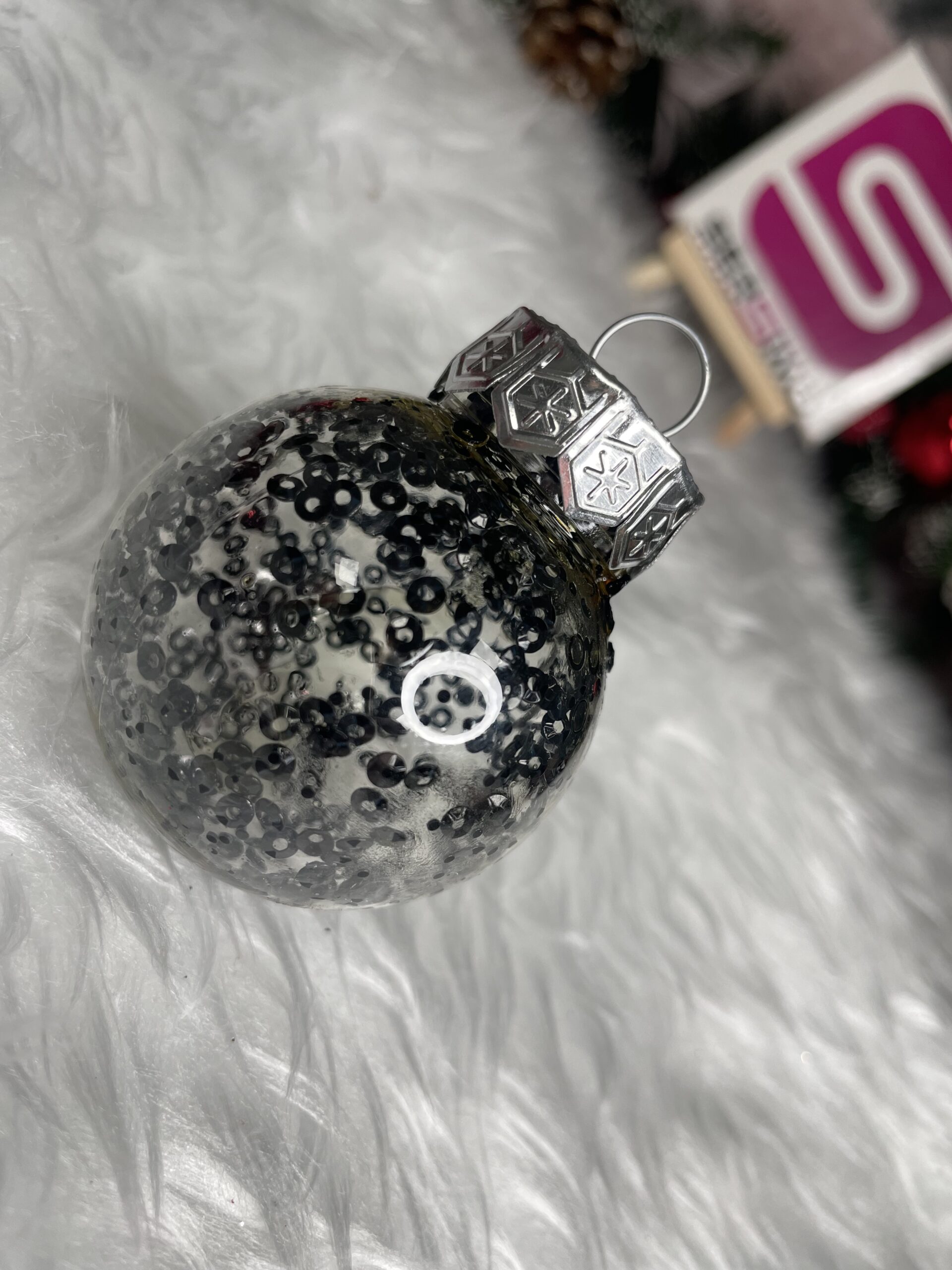 Set globuri de Craciun Inedit, 24 bucati, 5cm, transparente cu interior negru [14]