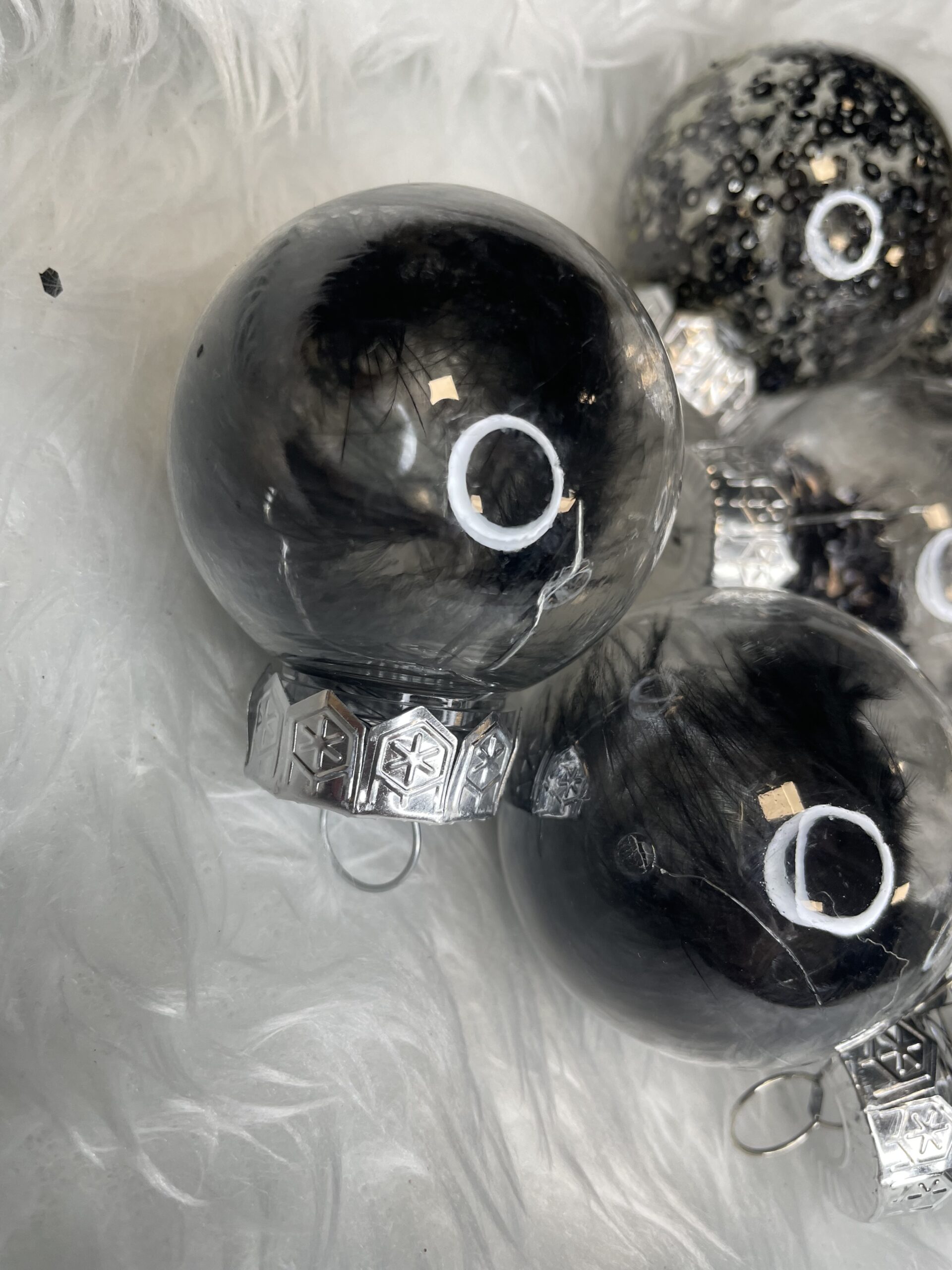 Set globuri de Craciun Inedit, 24 bucati, 5cm, transparente cu interior negru [22]