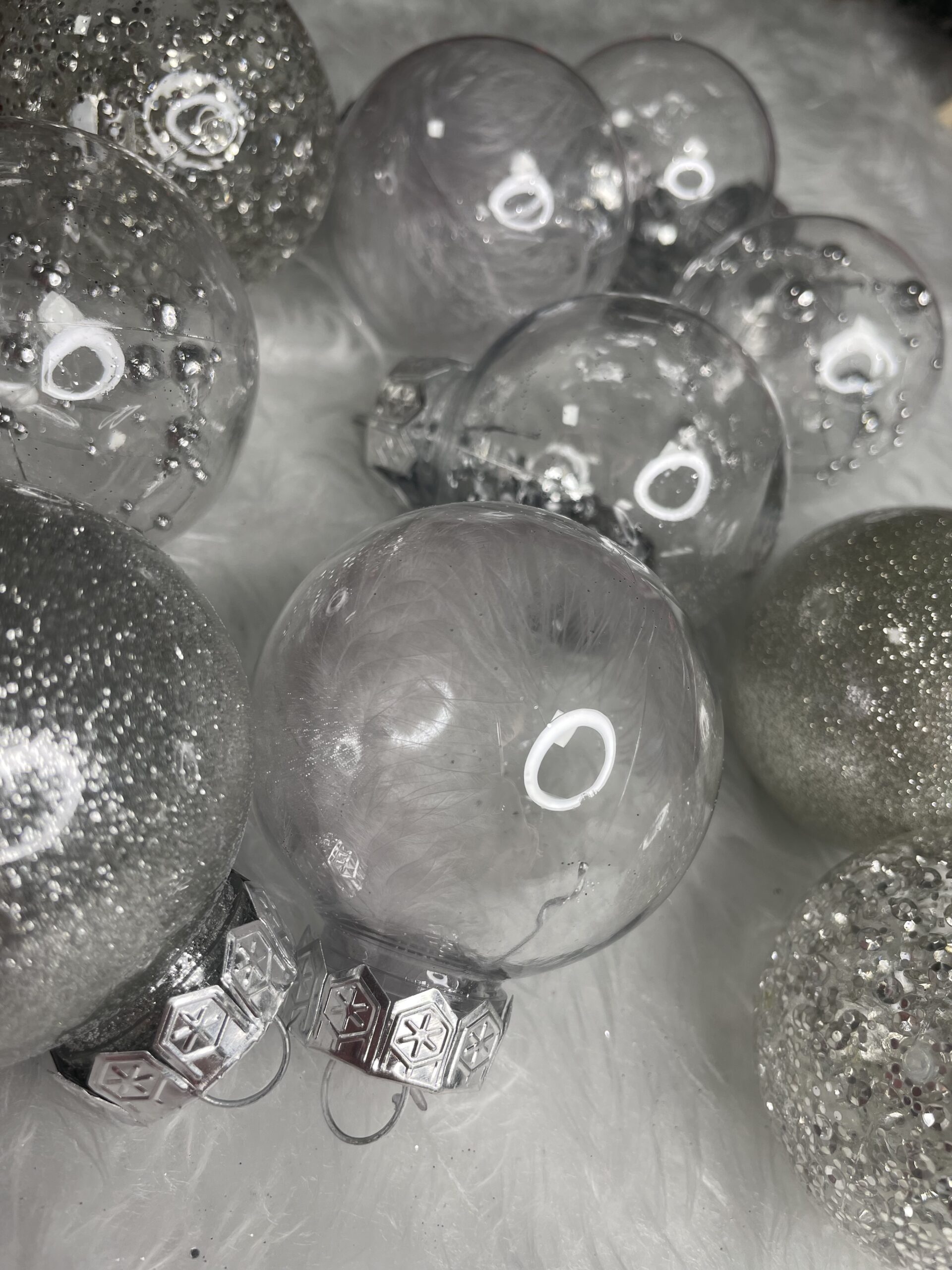 Set globuri de Craciun Inedit, 30 bucati, 6cm, transparente si argintiu [11]