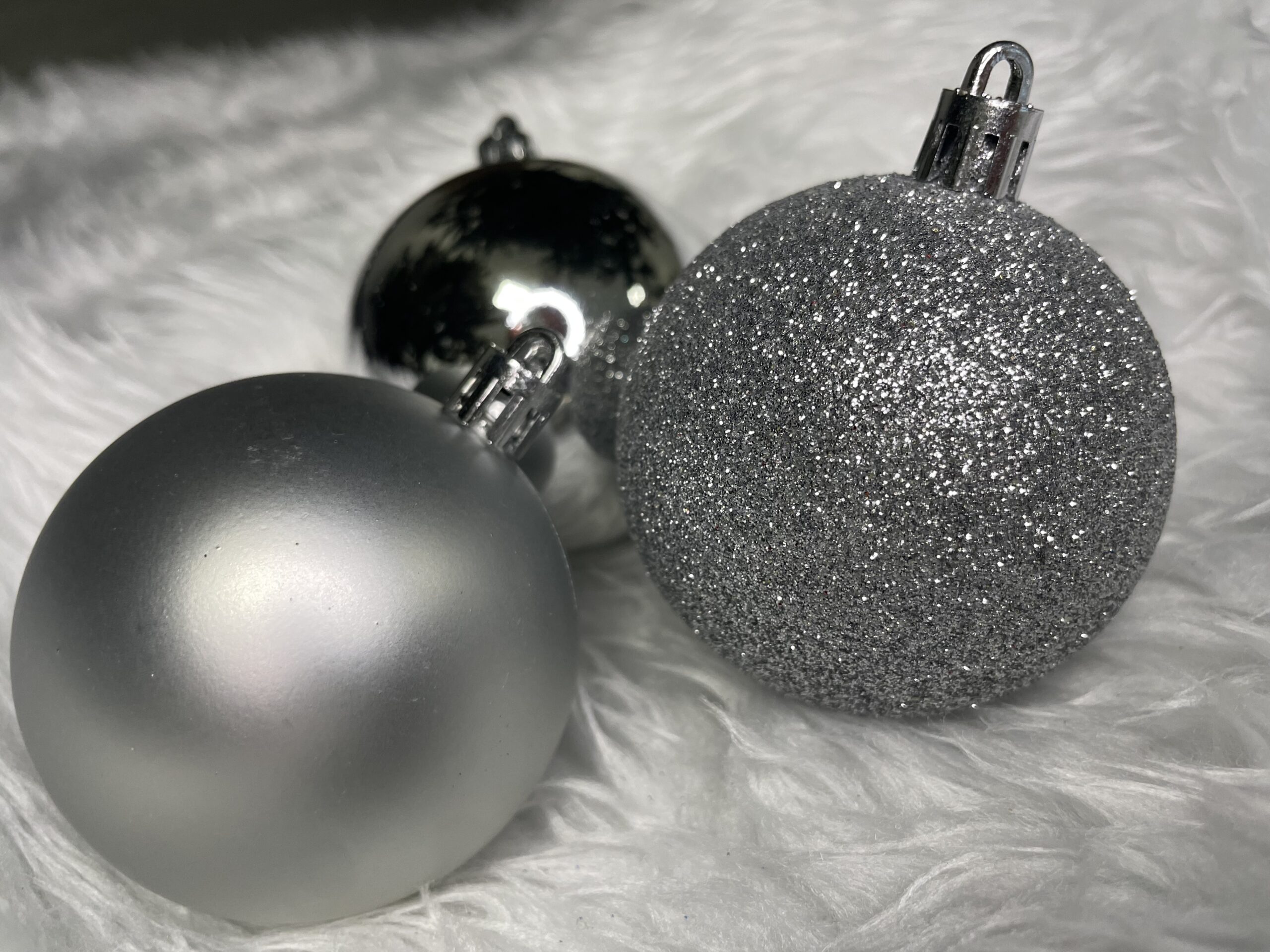 Set globuri de Craciun, 30 bucati, 3 modele, 6cm, argintiu [22]