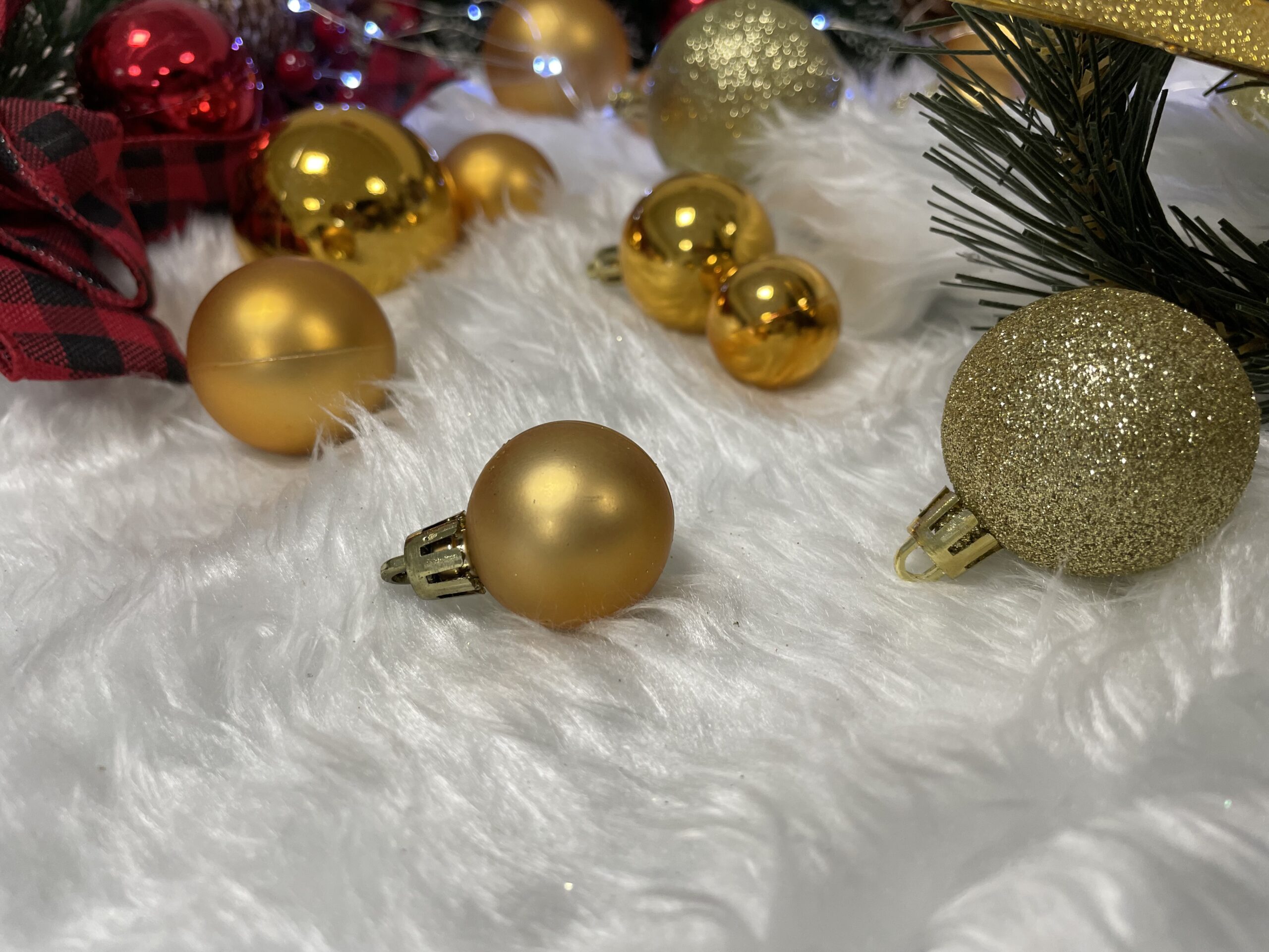 Set globuri si decoratiuni de Craciun, 100 piese, diverse dimensiuni cu stea, auriu [16]