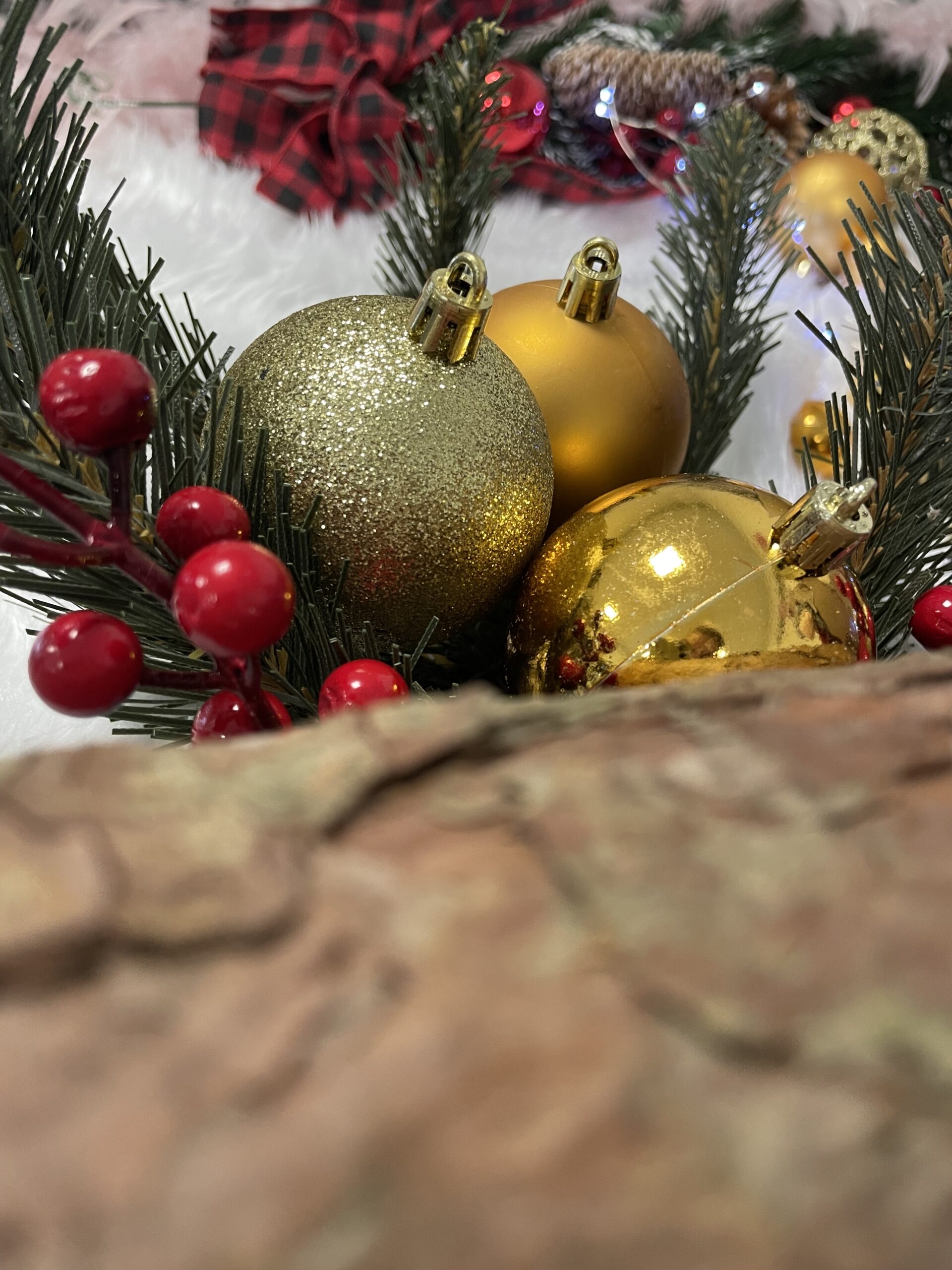 Set globuri si decoratiuni de Craciun, 100 piese, diverse dimensiuni cu stea, auriu [24]