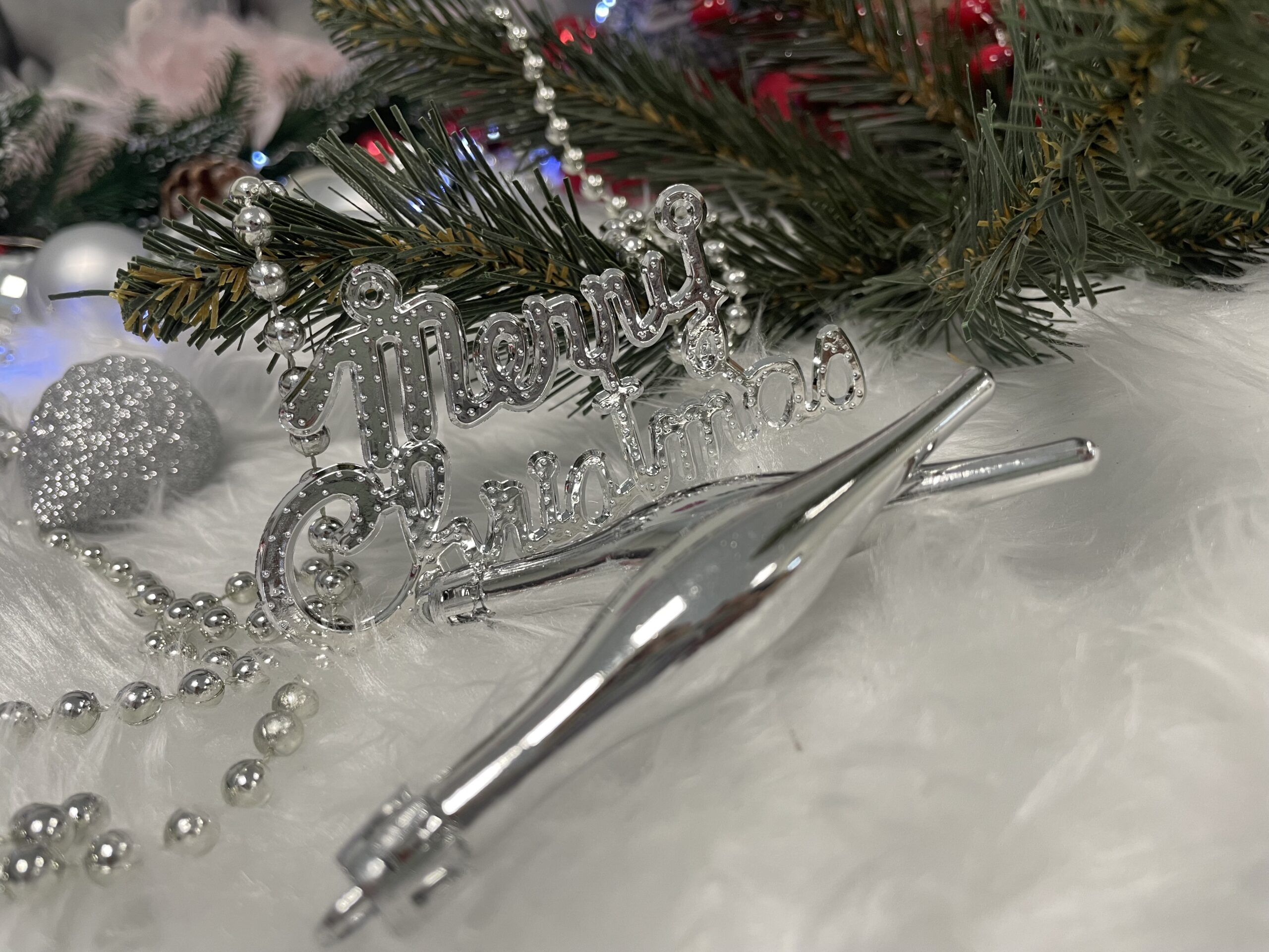 Set globuri si decoratiuni de Craciun, 51 piese, diverse dimensiuni, argintiu [16]