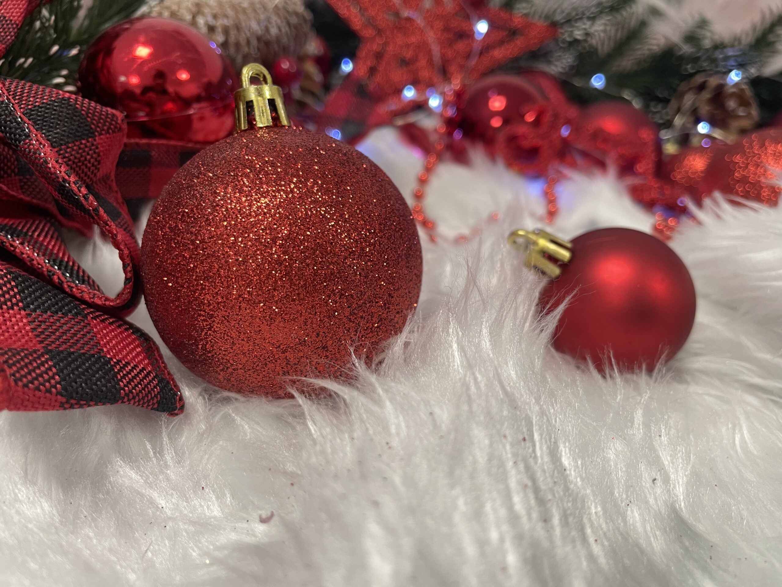 Set globuri si decoratiuni de Craciun, 51 piese, diverse dimensiuni, rosu [15]