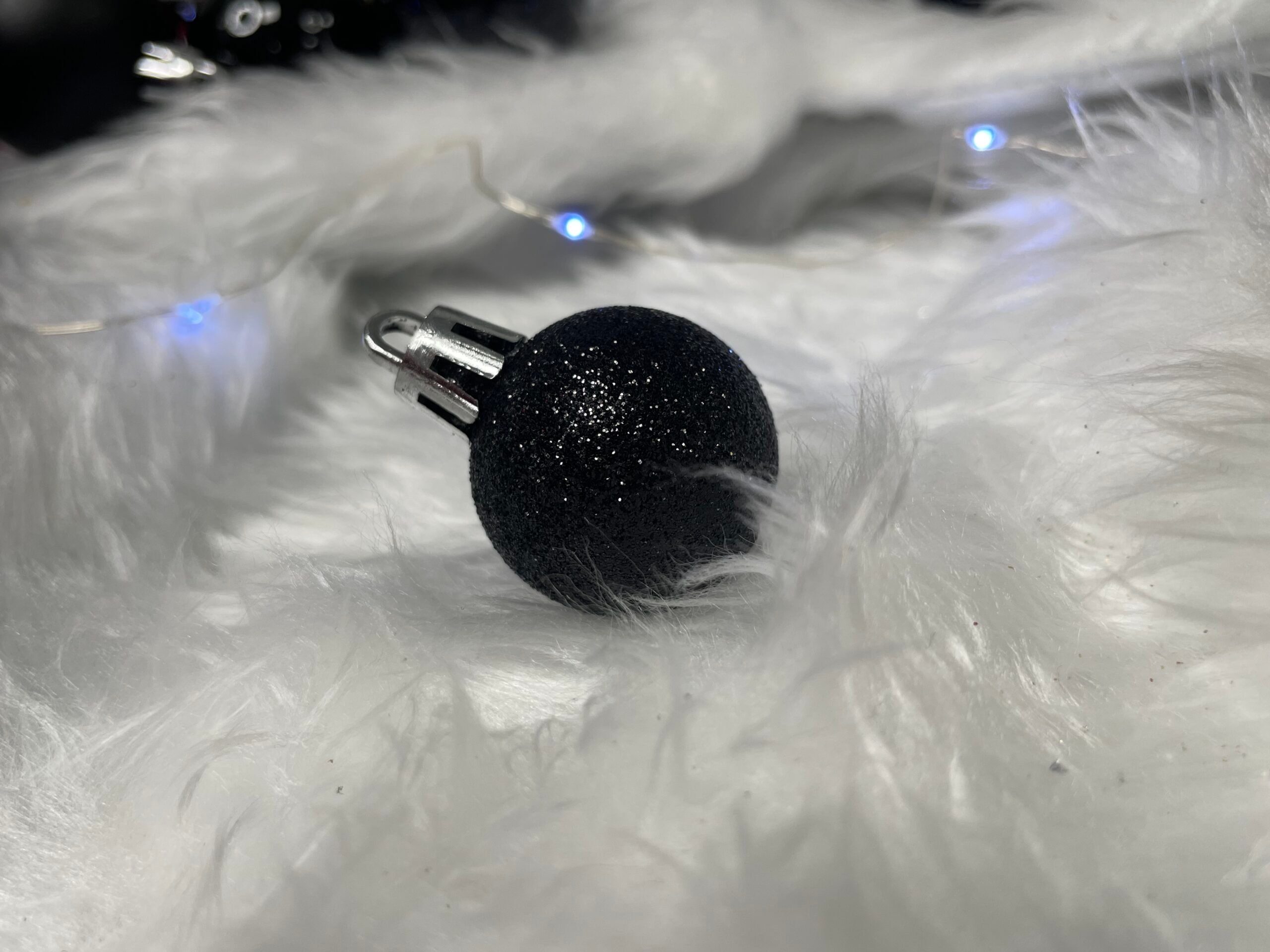 Set globuri de Craciun, 100 bucati, 3-6cm, negru auriu [18]