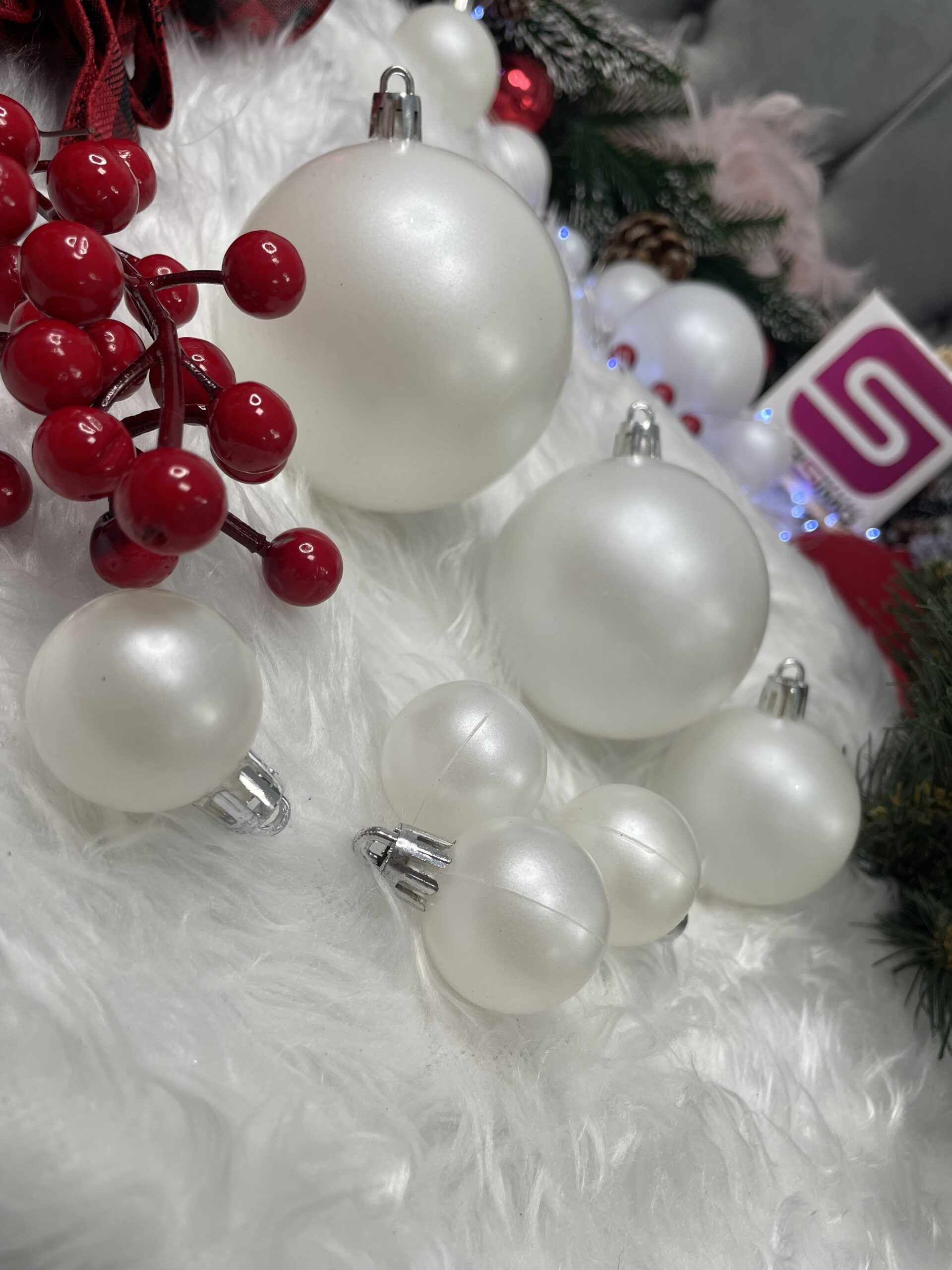 Set globuri de Craciun, 37 bucati, 3-8cm, alb perla [10]