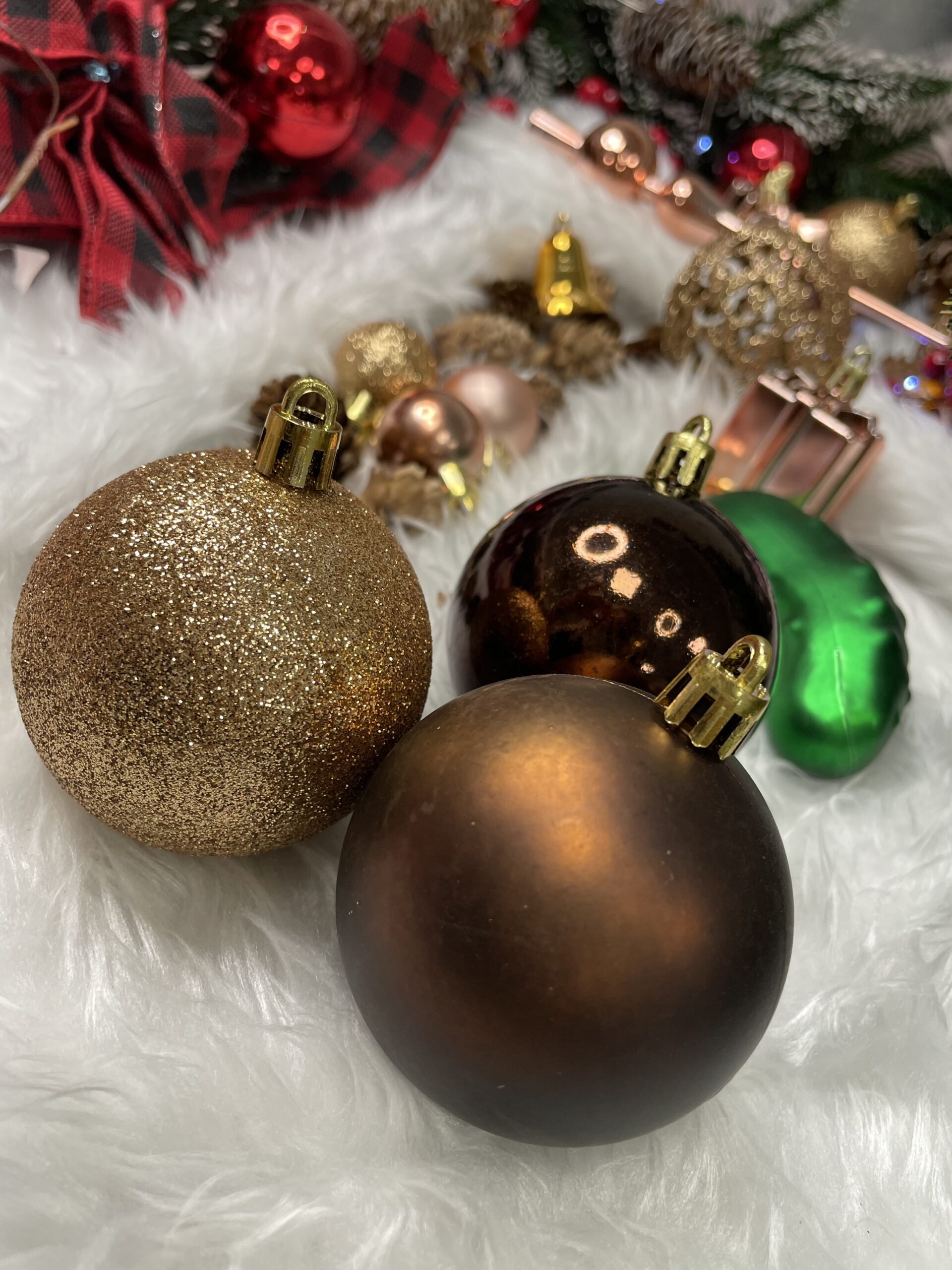 Set globuri si decoratiuni de Craciun, 101 piese, diverse dimensiuni, roz auriu [23]