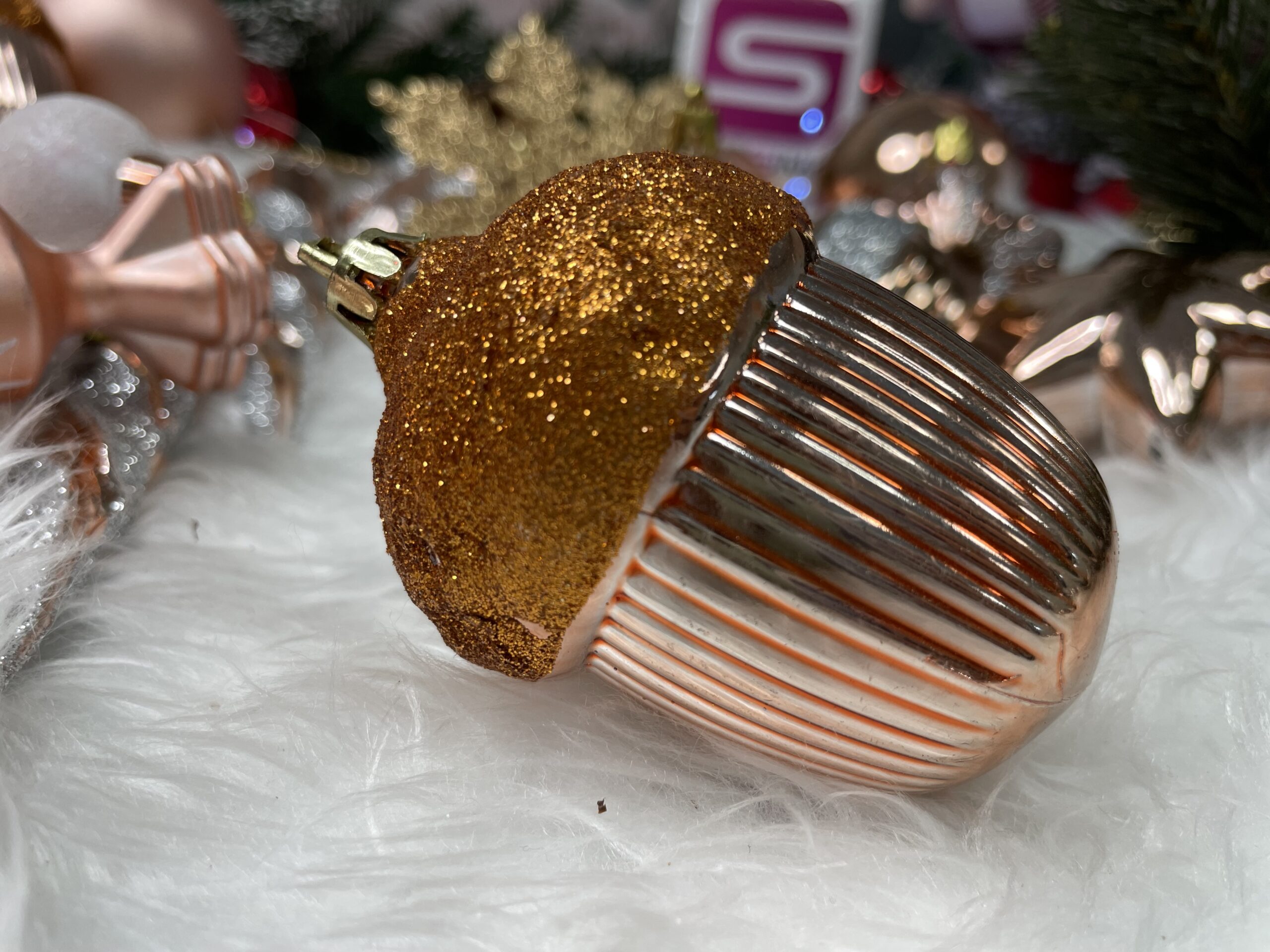 Set globuri si decoratiuni de Craciun, 152 piese, diverse dimensiuni, roz auriu [28]