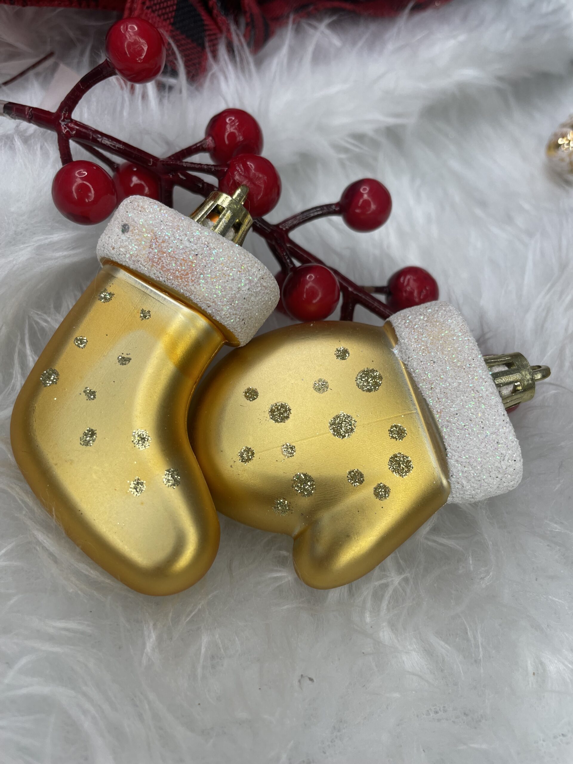 Set globuri si decoratiuni de Craciun, 77 piese, diverse dimensiuni, auriu [16]