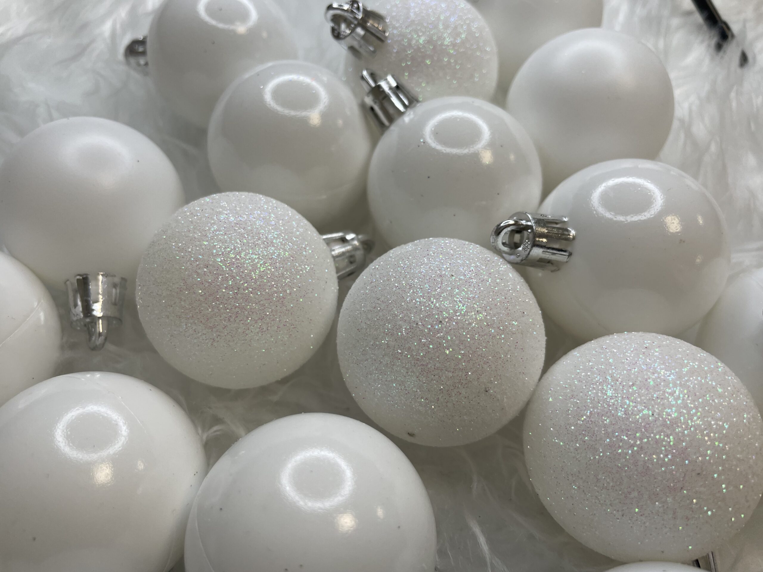 Set globuri de Craciun, 20 bucati, 3 modele, 4cm, alb [13]