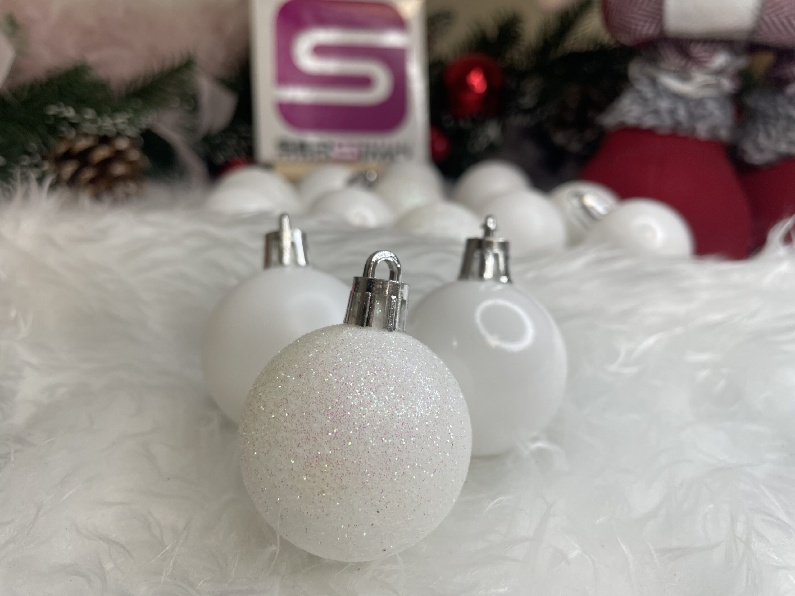 Set globuri de Craciun, 20 bucati, 3 modele, 4cm, alb [16]