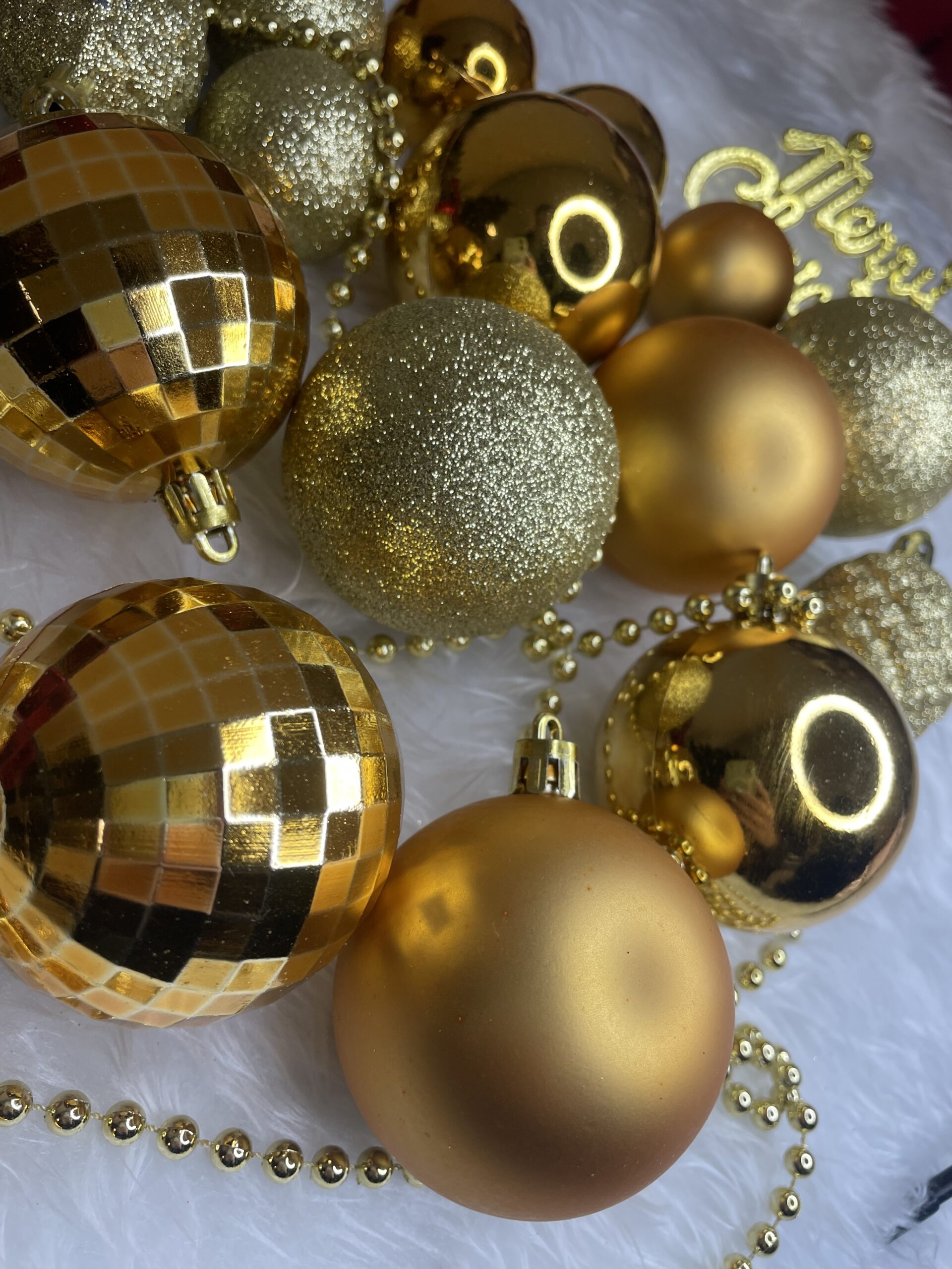 Set globuri si decoratiuni de Craciun, 51 piese, diverse dimensiuni, auriu [13]