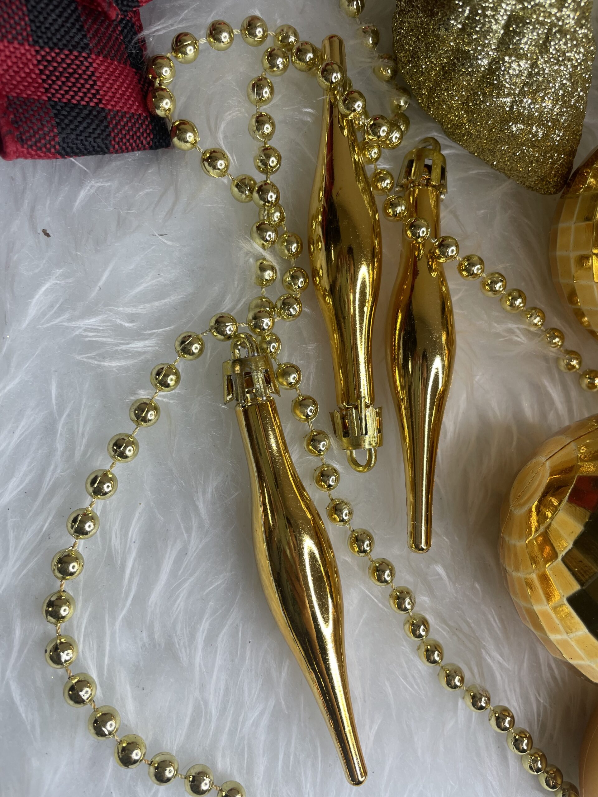 Set globuri si decoratiuni de Craciun, 51 piese, diverse dimensiuni, auriu [26]