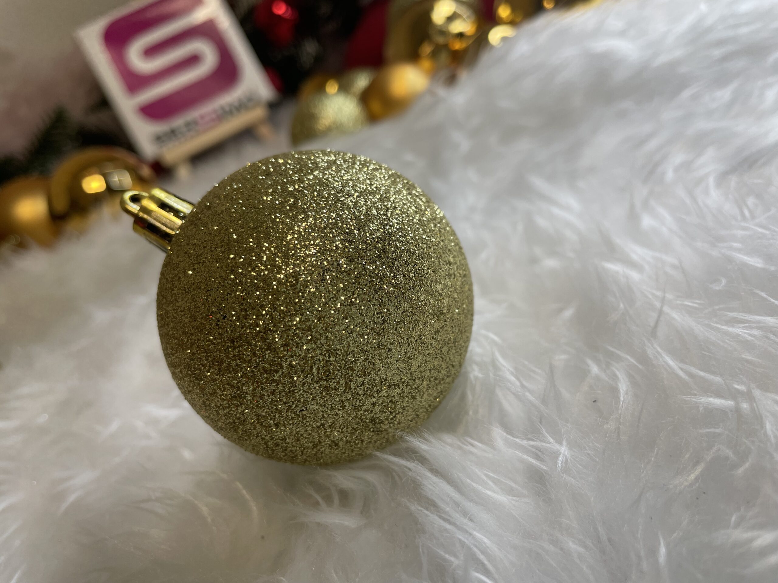 Set globuri si decoratiuni de Craciun, 51 piese, diverse dimensiuni, auriu [16]