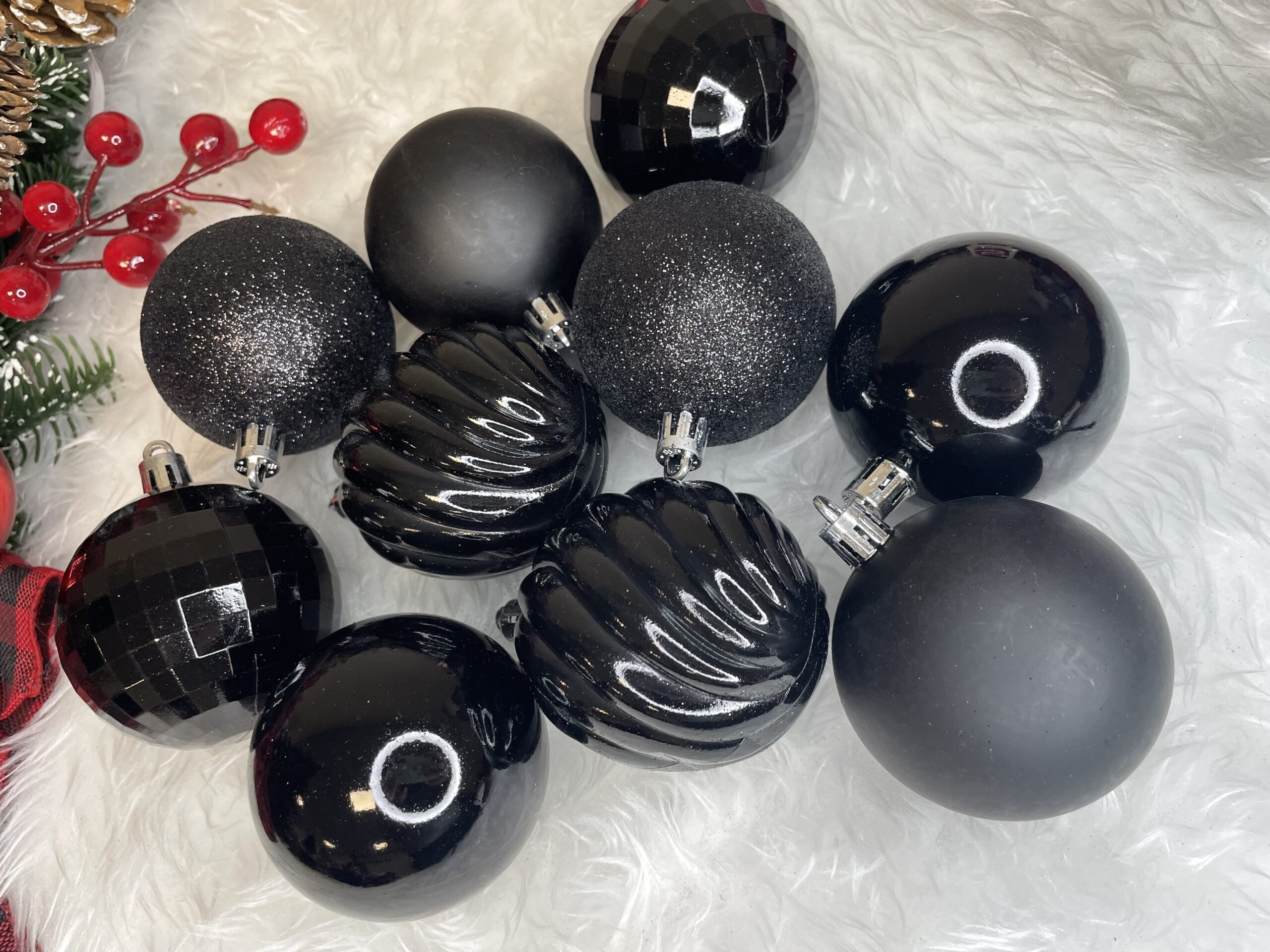 Set globuri de Craciun, 20 bucati, 5 modele, 6cm, negru [15]