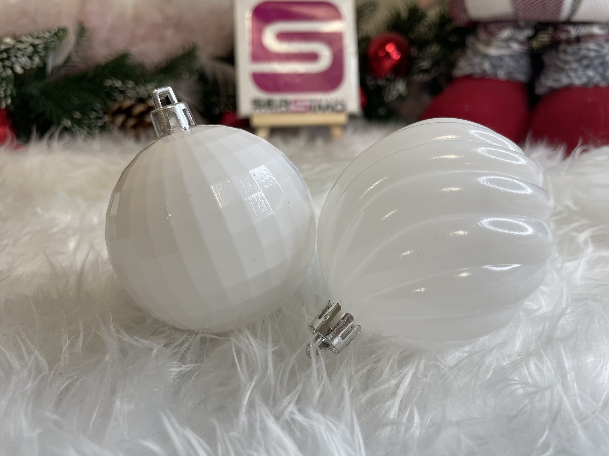 Set globuri de Craciun, 20 bucati, 5 modele, 6cm, alb [27]