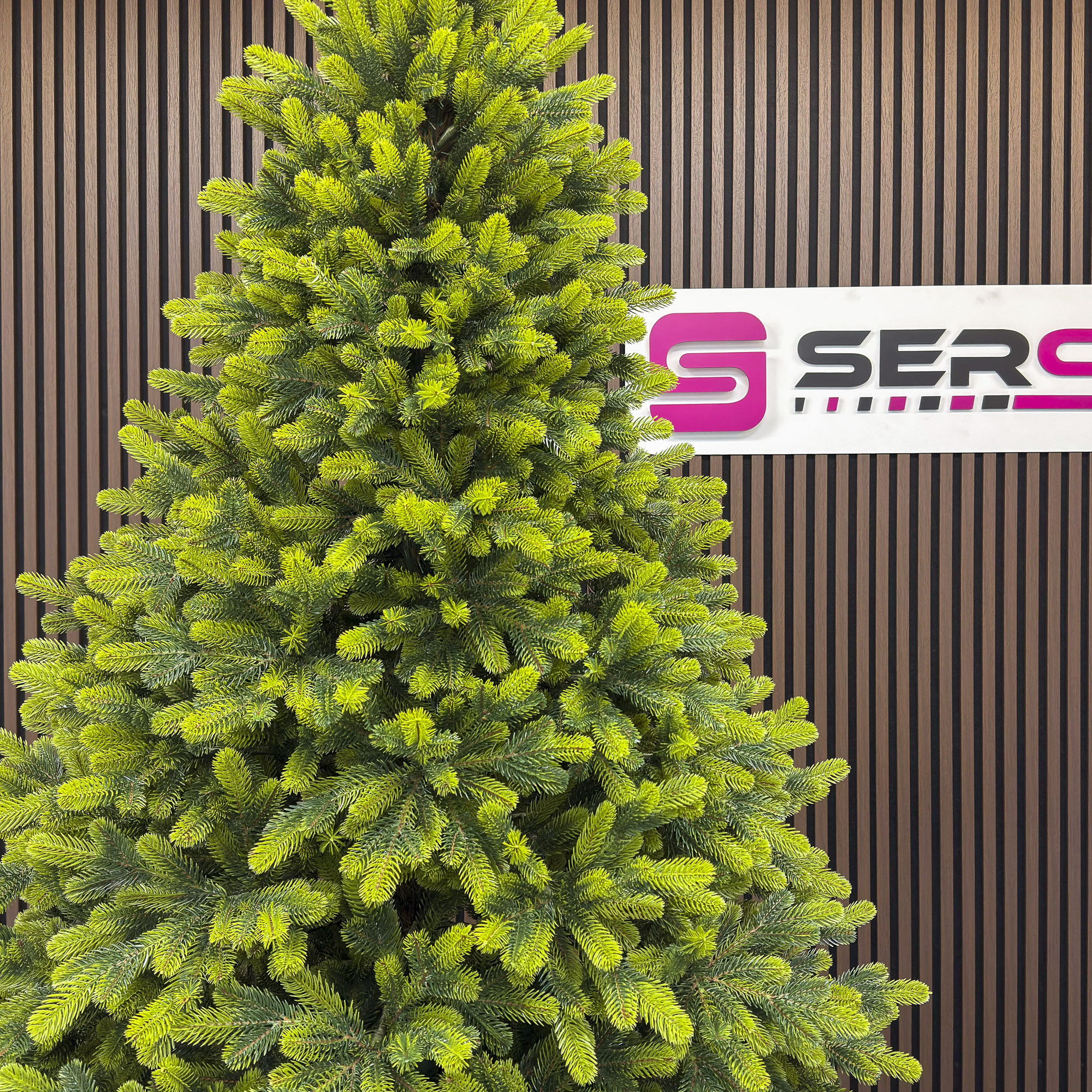 Brad artificial Christmas Deluxe by Sersimo, Polar Spring Select, integral 3D, 230 cm [2]