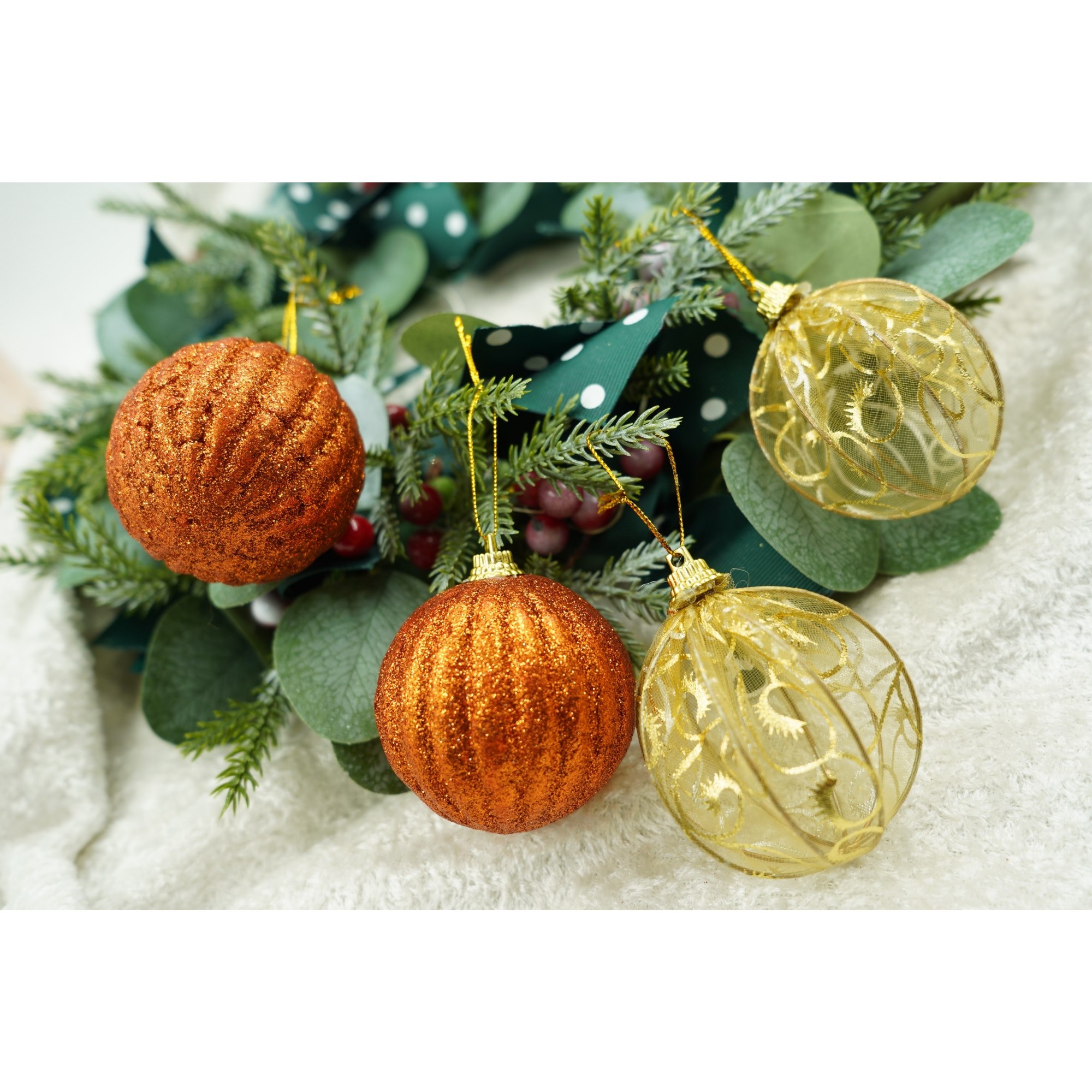 Set de 12 ornamente de brad, , de tip Glob, Cupru/ Auriu, din polistiren, cu finisaj sclipitor , cutie 6 cm adancime x 23 cm lungime x 18 cm inaltime [3]