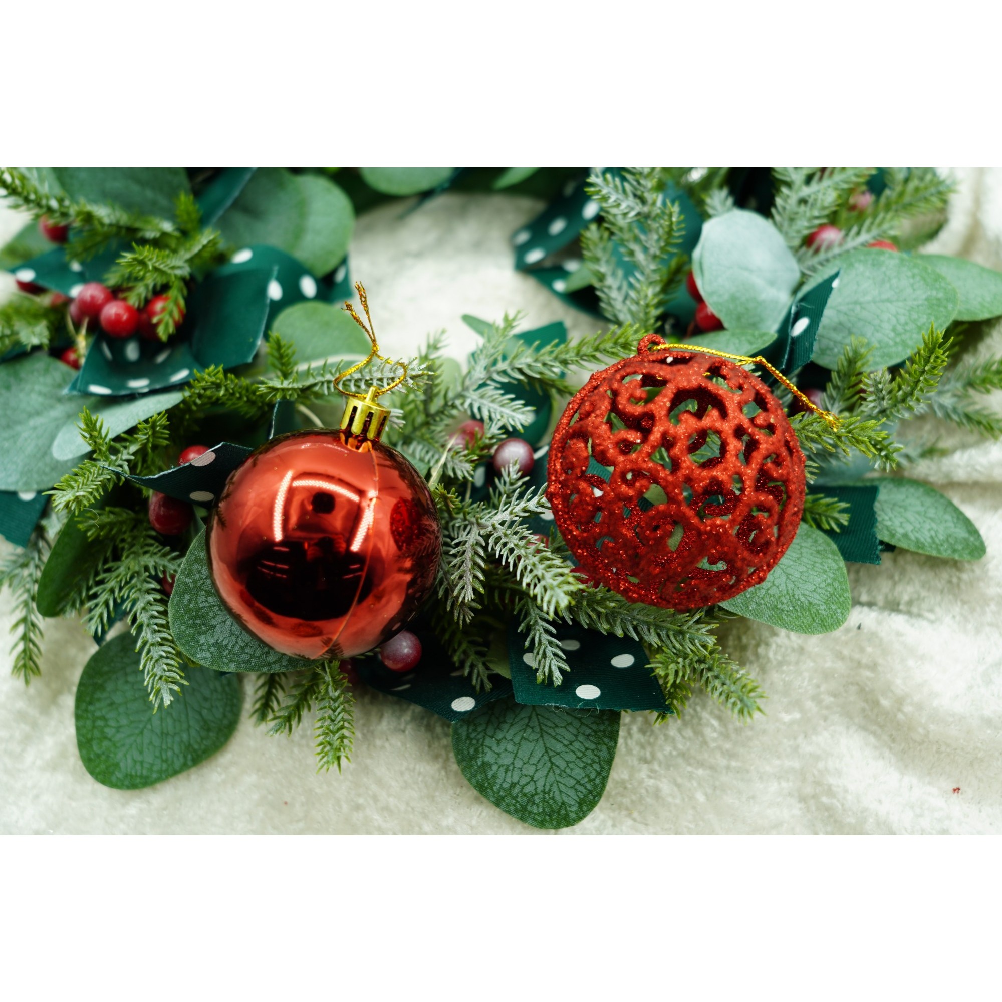 Set de 12 ornamente de brad, , de tip Glob, Rosu/ Auriu, din plastic, cu finisaj sclipitor , cutie 6 cm adancime x 23 cm lungime x 18 cm inaltime [4]