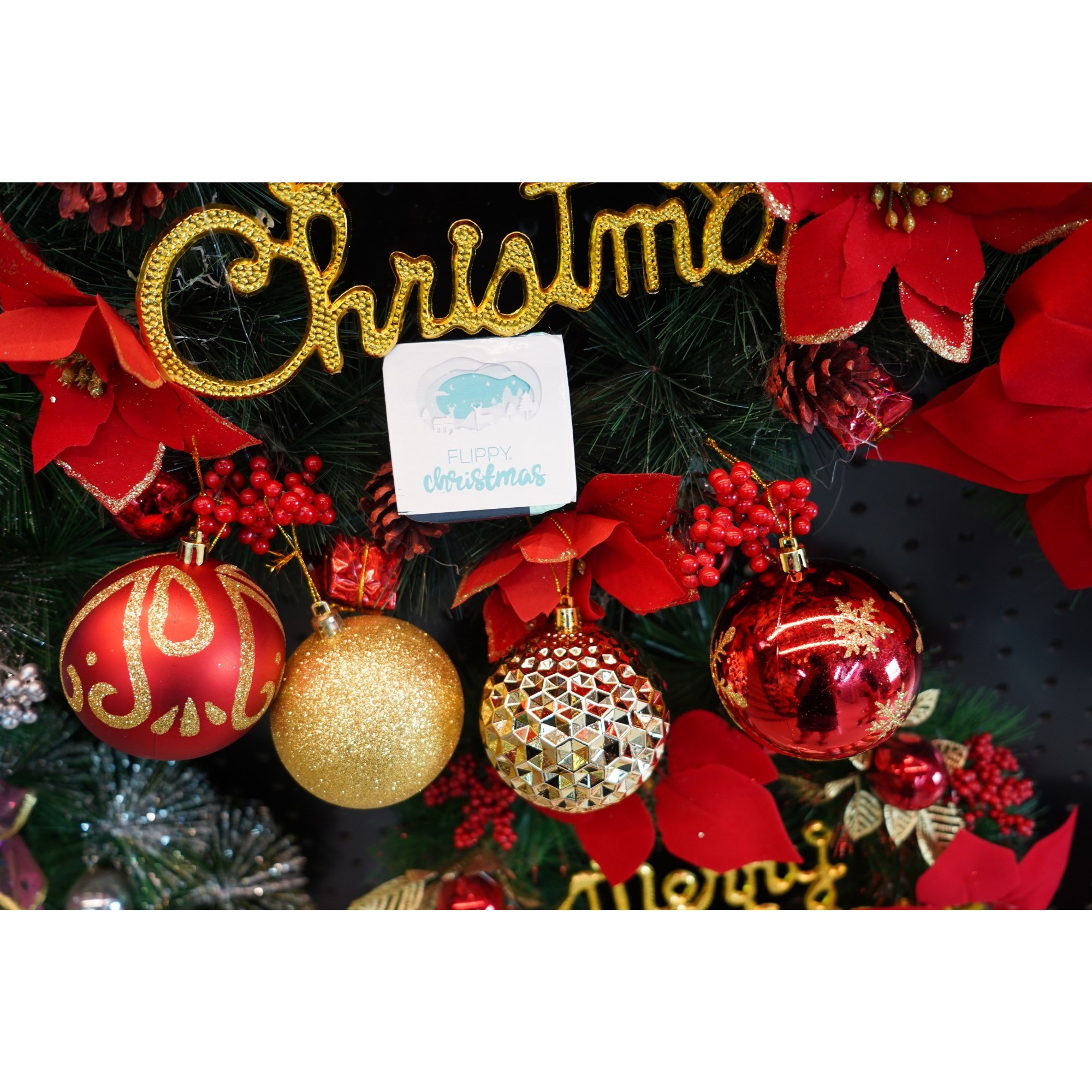 Set de 24 ornamente de brad, , de tip Glob, Rosu/ Auriu, cu ø de 8 cm, din plastic, cu finisaj sclipitor , cutie 19 cm lungime x 42 cm inaltime x 19 cm adancime [4]