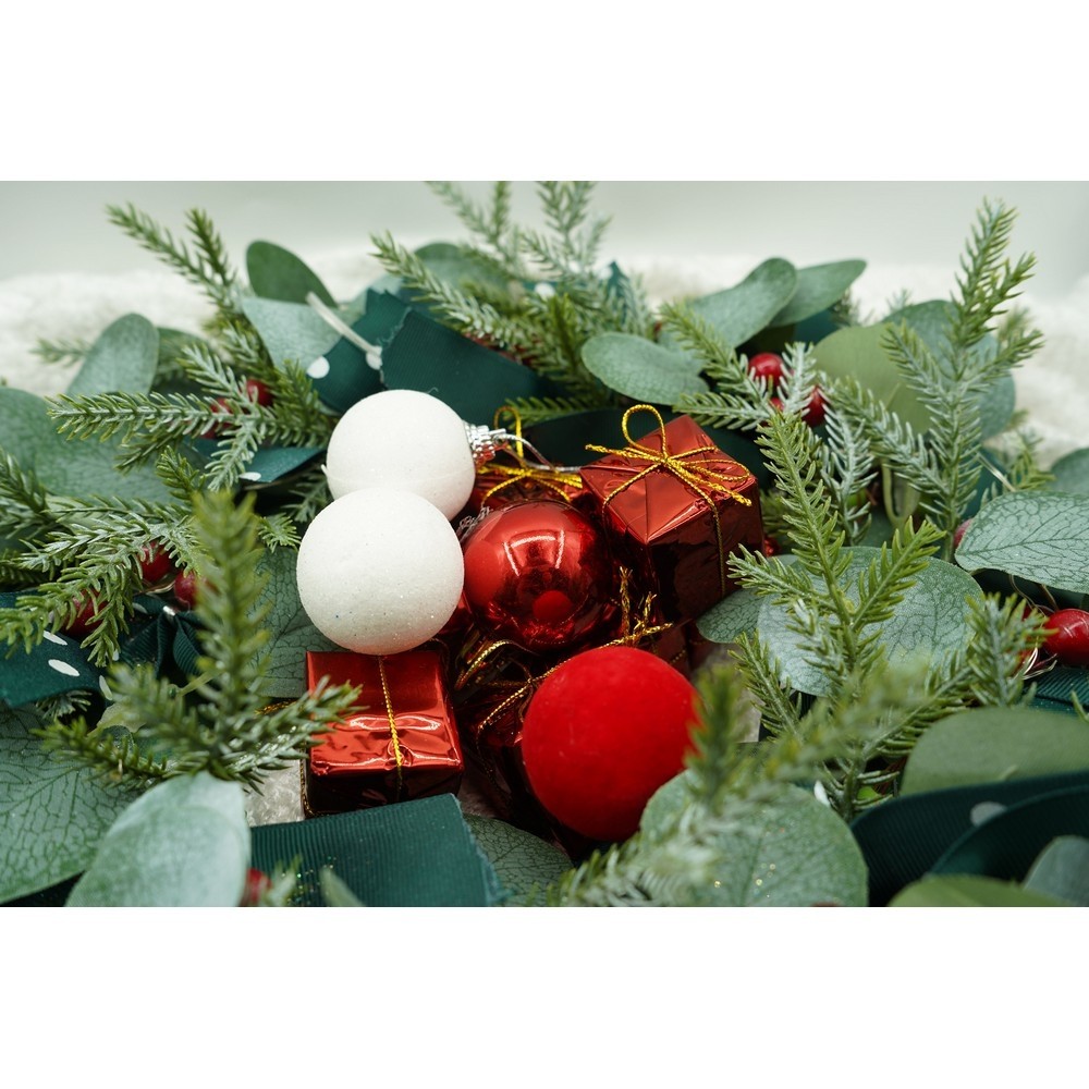 Set de 35 ornamente de brad, , de tip Glob, Alb/ Rosu, din polistiren, cu finisaj sclipitor , cutie 11 cm adancime x 19 cm inaltime x 11 cm lungime) [9]